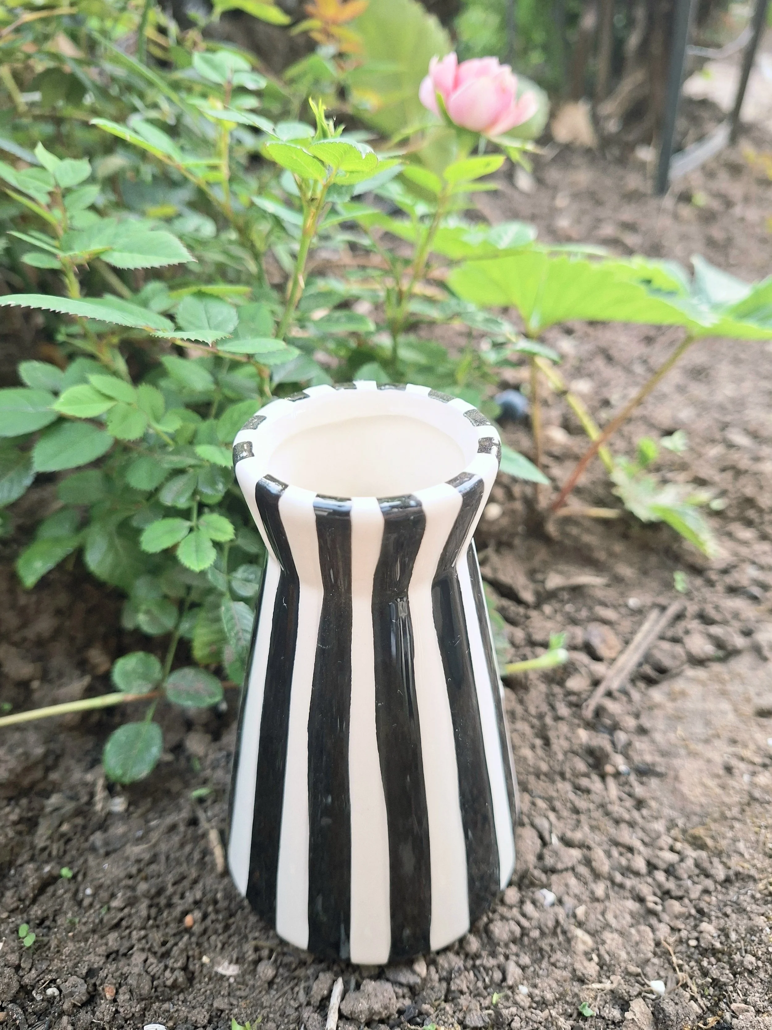 vase gestreift.jpg