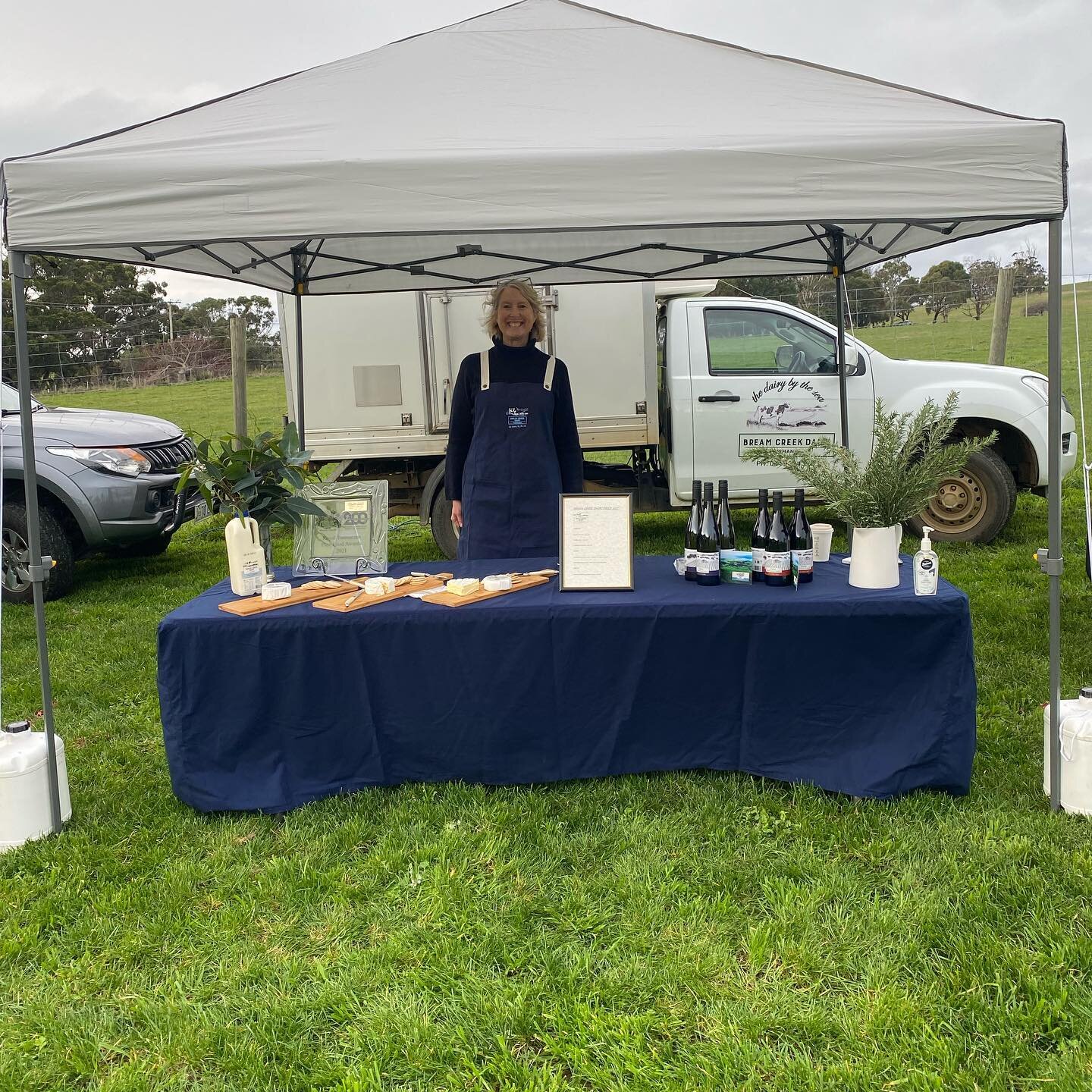 Come along to the Bream Creek Farmers Market. The air is fresh and so is the cheese! #breamcreekfarmersmarket #breamcreekdairy 🐄 🥛