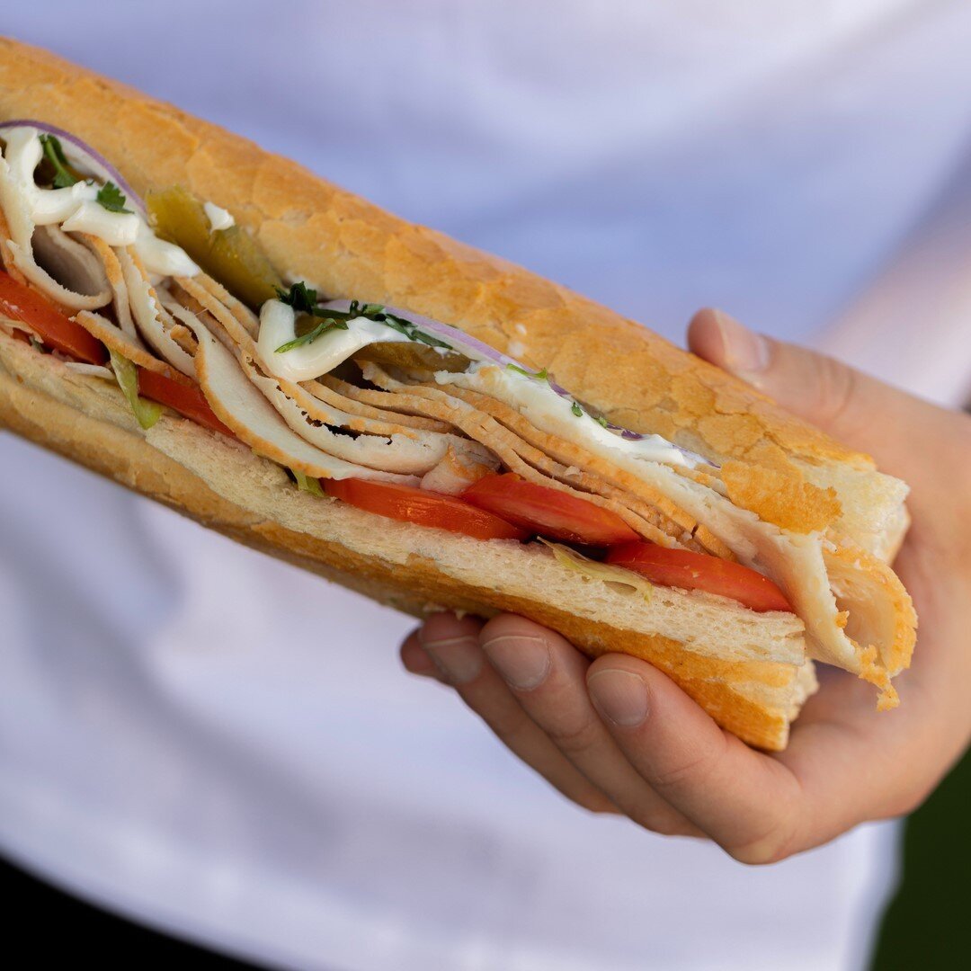 🥪🥪 Have you had our Turkey Sandwich? Crusty Baguette, flavorful Turkey Breast, filled with veggies, it&rsquo;s the perfect meal for lunch or dinner! Why not order now on your favorite delivery app! #CafeGlace