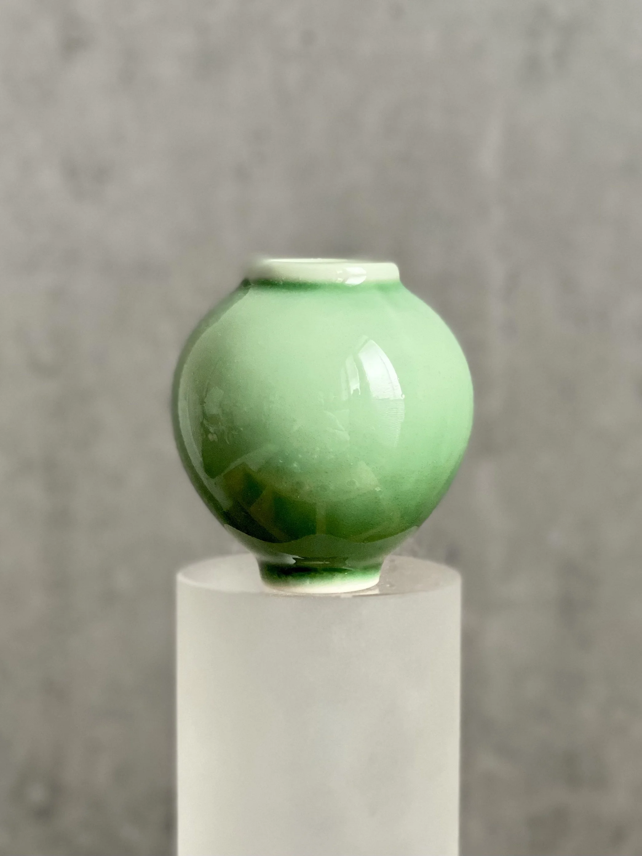 Oribe Full Moon Miniature