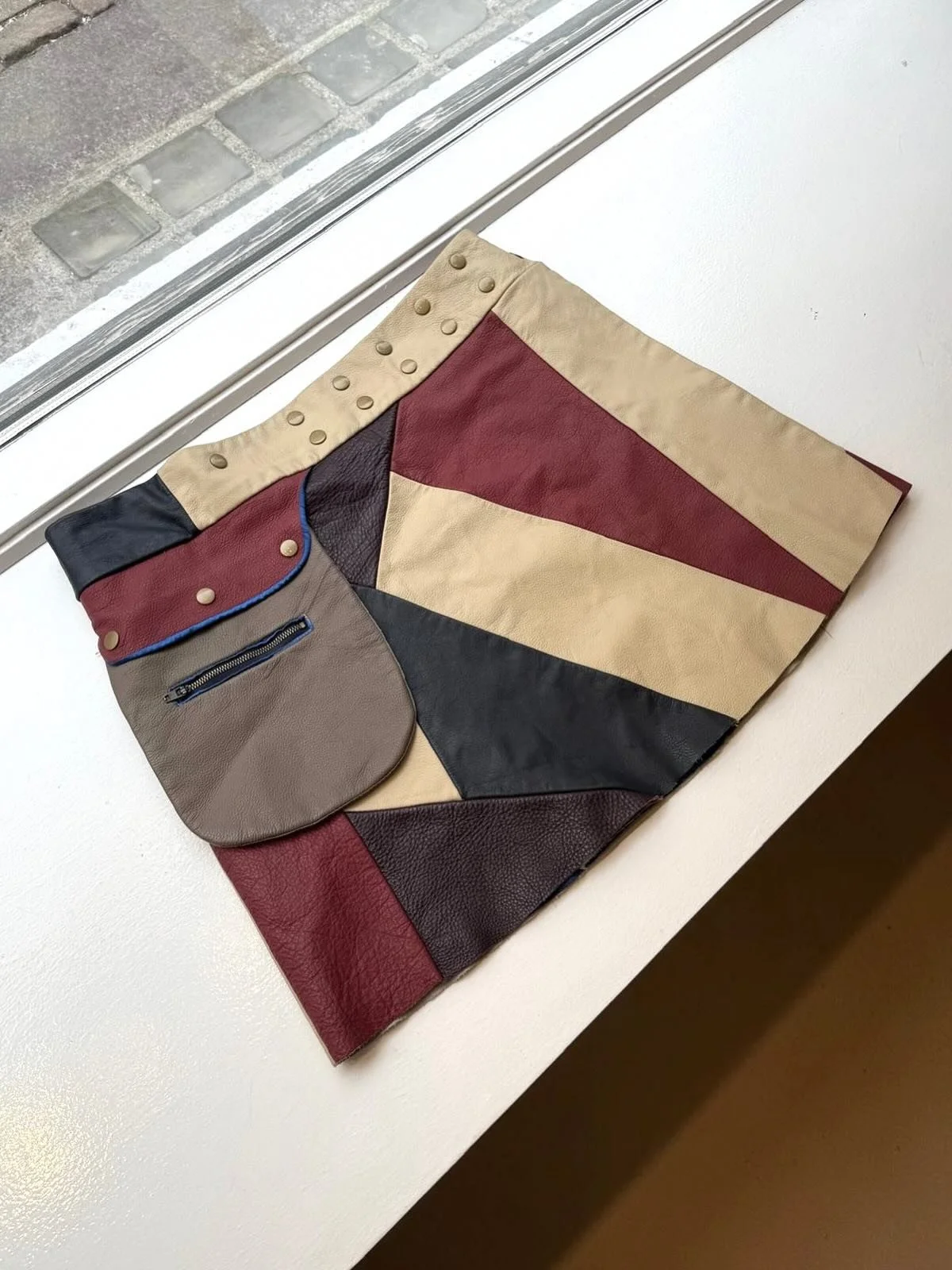 Fall looks better secondhand 🥀

#HelloGoodBuy #SecondhandWithStyle #FallArrivals #NewInStore #CopenhagenStyle #VintageVibes #PrelovedFashion #FallStyle #ShopSecondhand #CopenhagenShopping #AutumnOutfits #VintageCopenhagen
