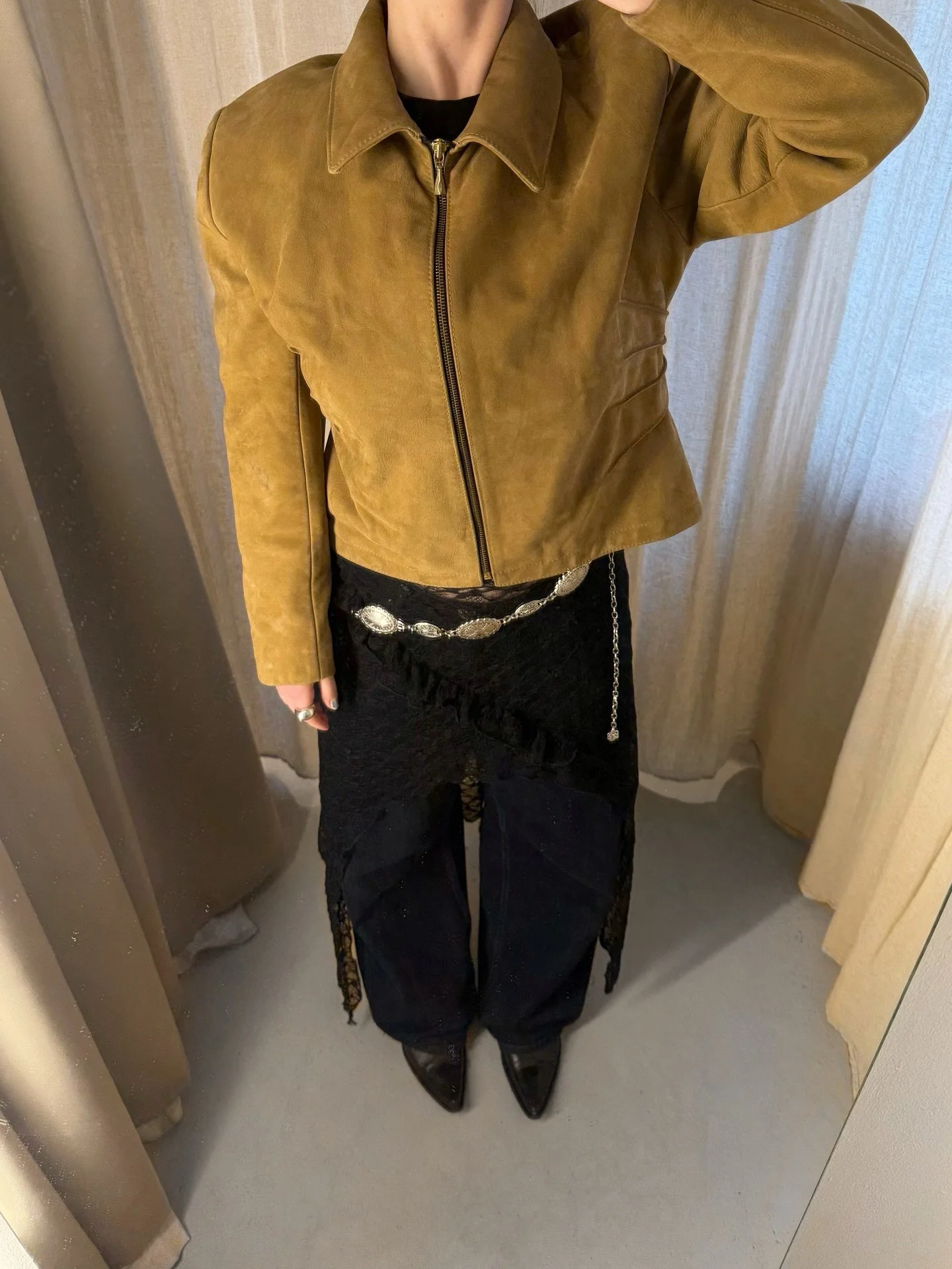 Starting the week right with so many cool pieces in the store. 🤎 DM or stop by on Elmegade 18📍