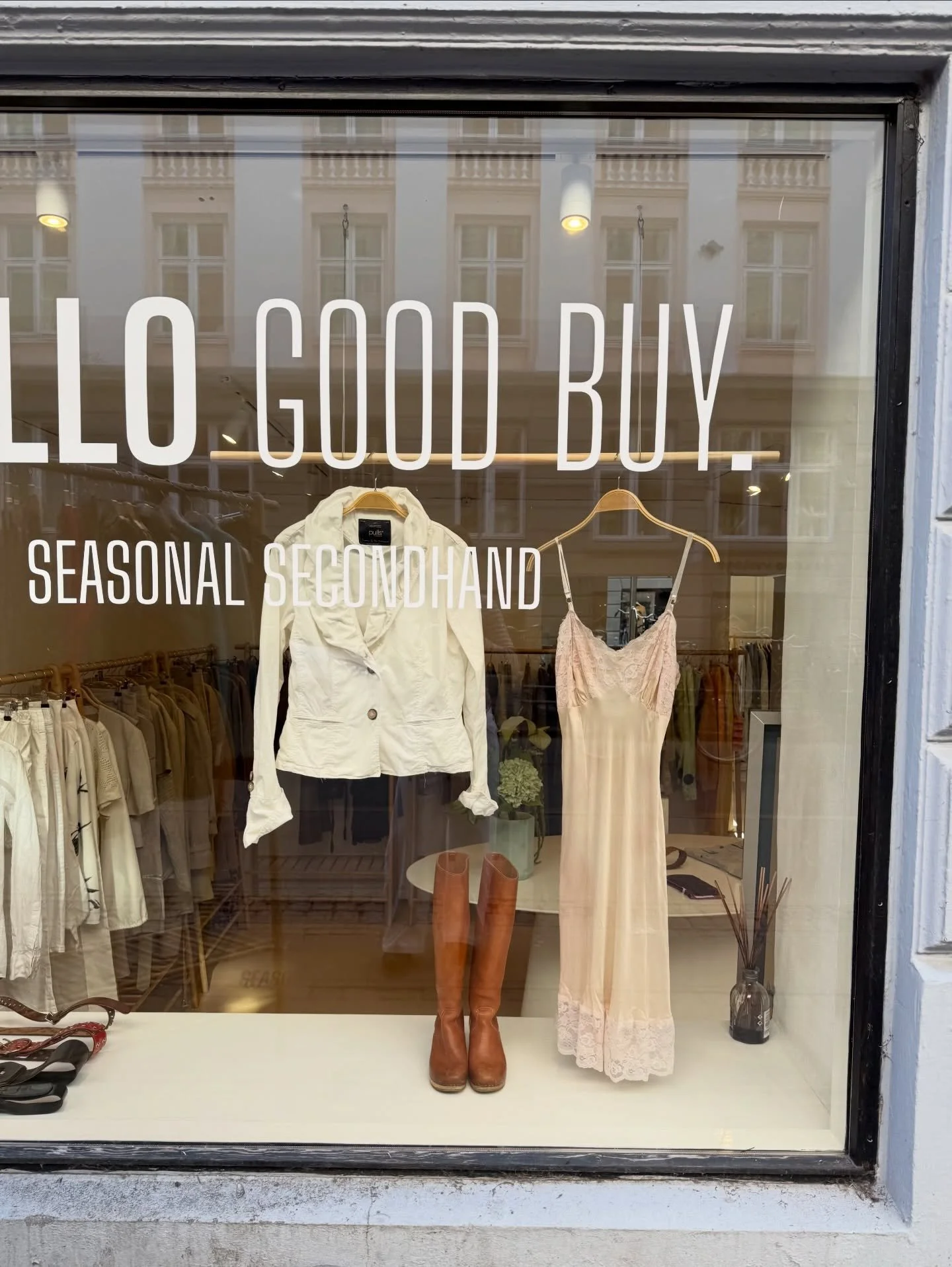 This week has been filled with so many cute pieces 🧸🌸👚

#secondhandfashion #secondhandcopenhagen #sustainablefashion #copenhagenfashion #hellogoodbuy