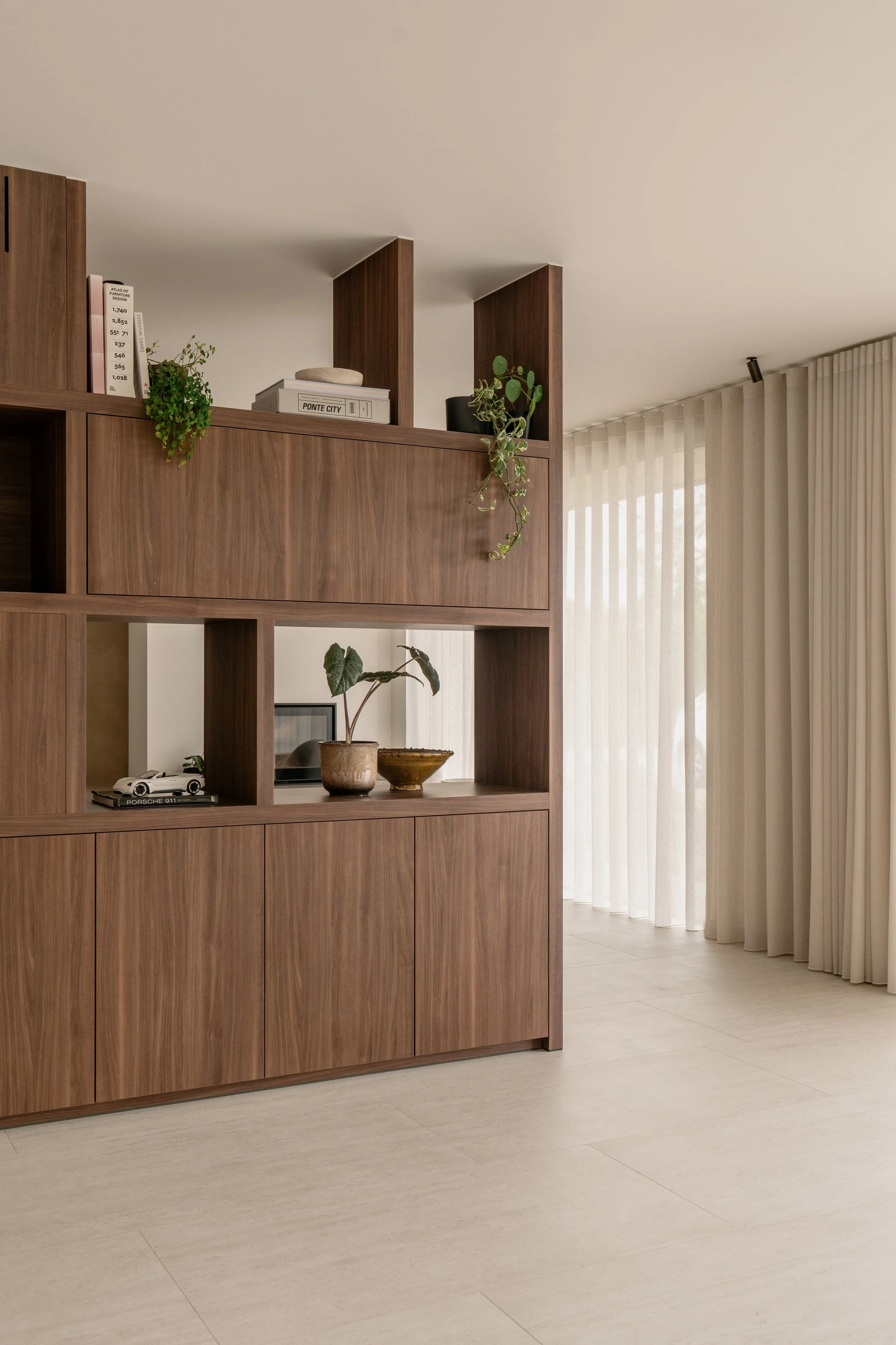 Woonkamerkast op maat in Buggenhout - Fotografie: Hannelore Veelaert, ontwerp: Ash Studio
