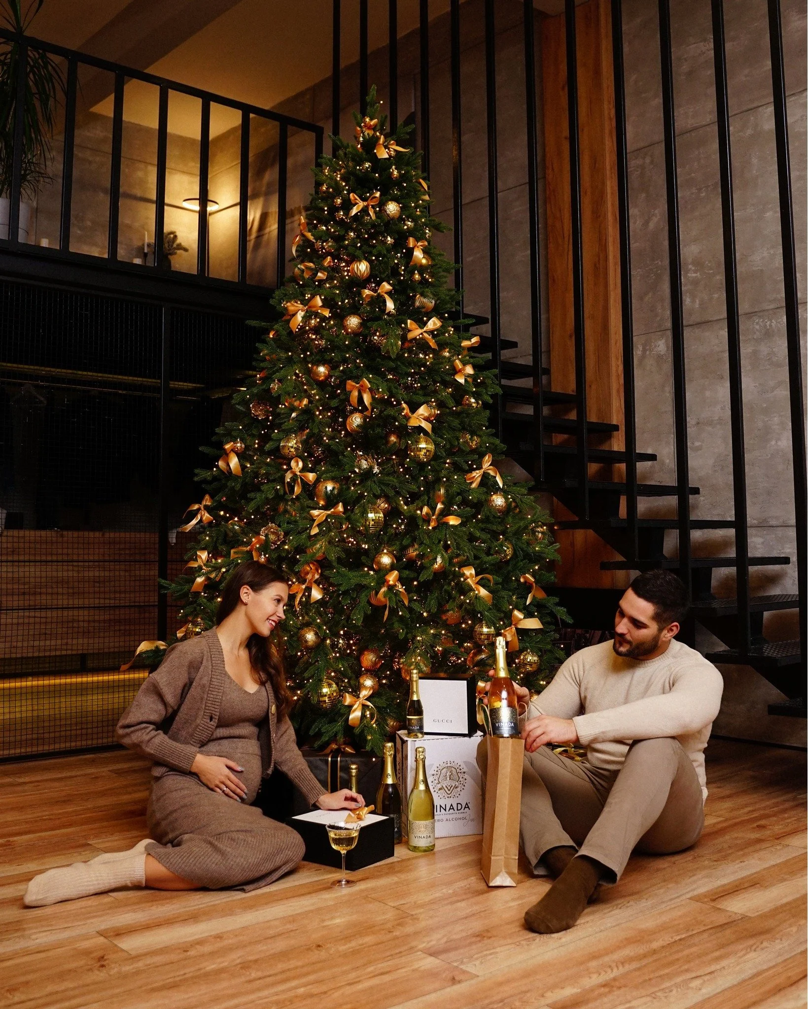 The most wonderful time of the year to celebrate together. ✨🎄 With VINADA sparkling wines.

#alcoholfree #holidaysarecoming #vinada