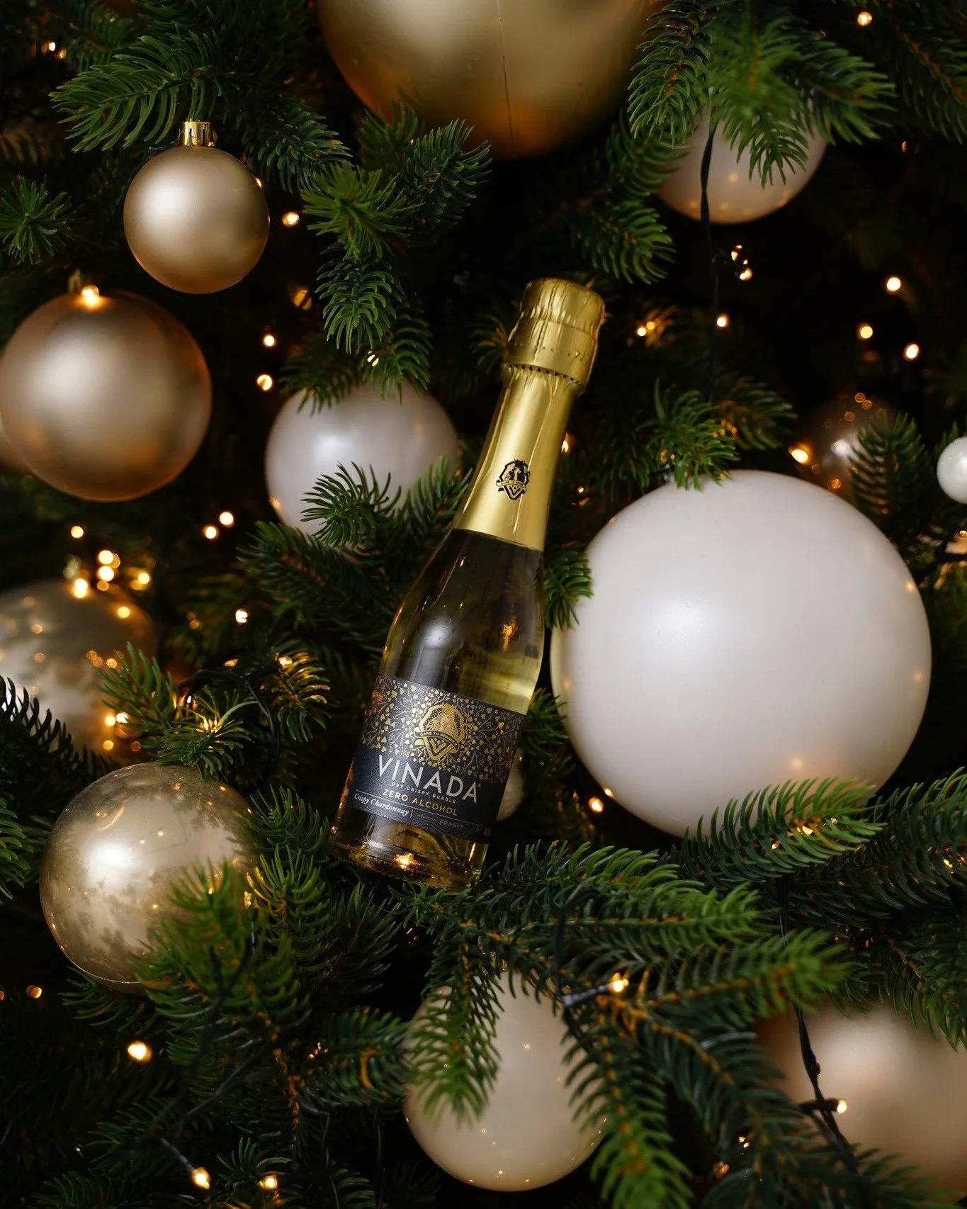 Christmas may be over, but the holiday sparkle continues. ✨ VINADA

#alcoholfree #holidaysarecoming #vinada