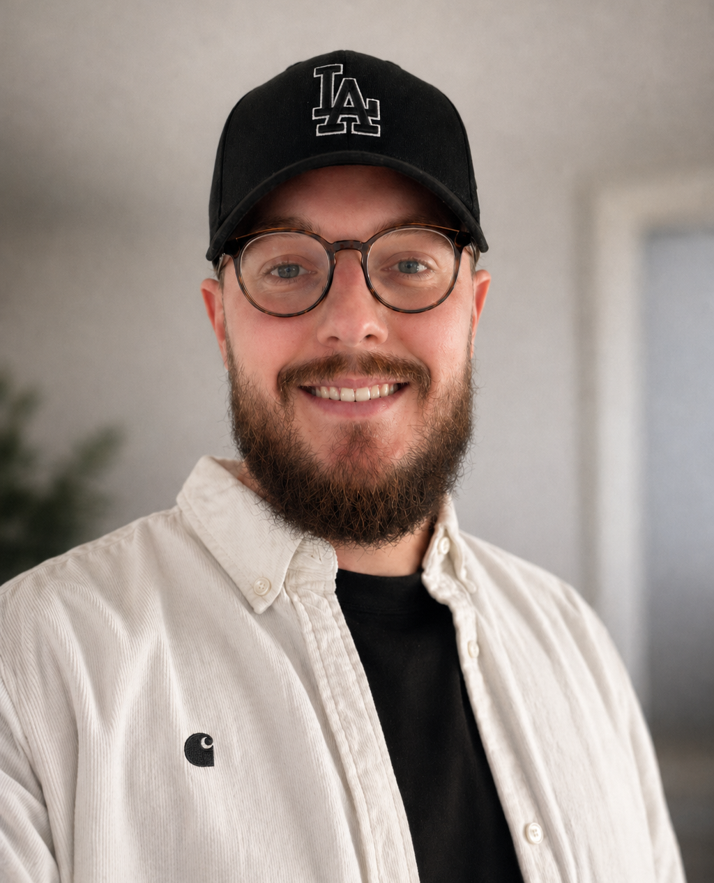 London-based freelance motion designer and video editor George Barnes, also known as Georgemograph.