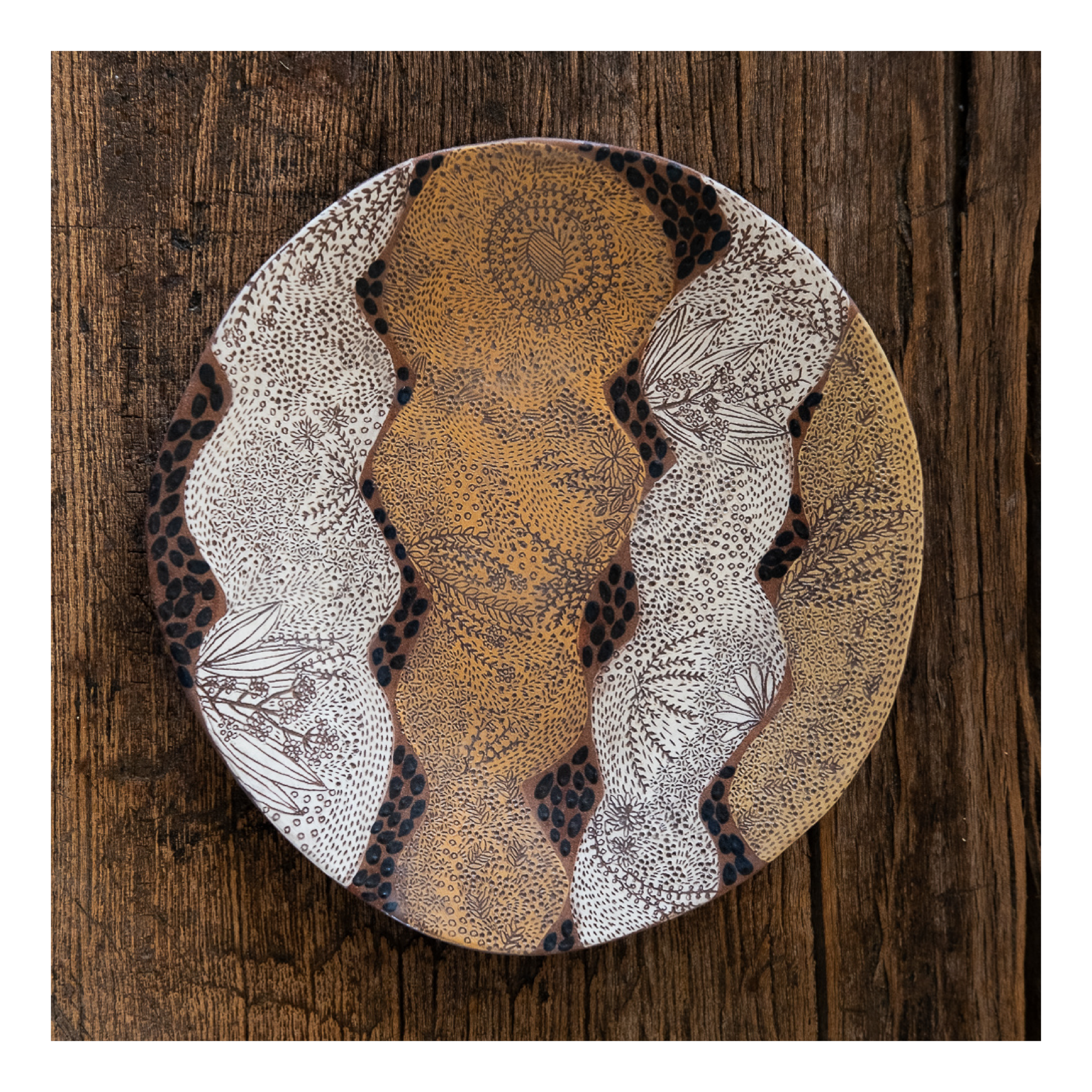Flowing Floral Plate