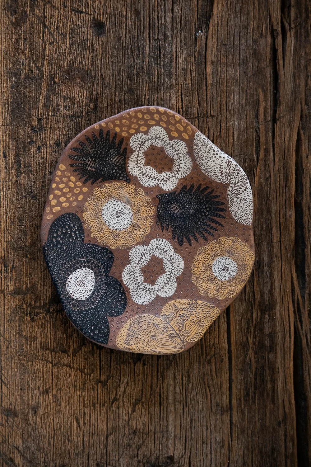 Abstract Garden Plate 18 x 17 cm.jpg