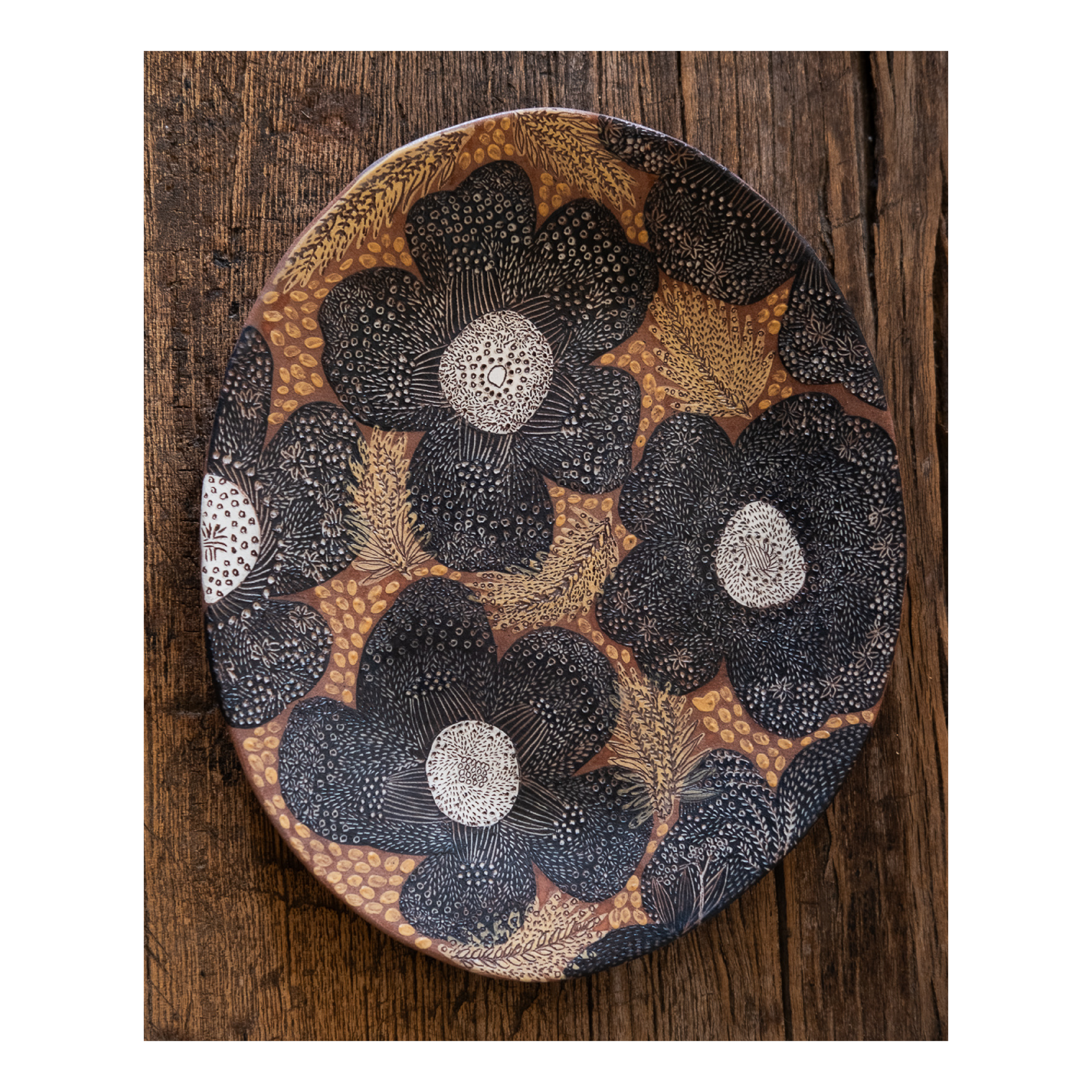 Black Flower Field Plate