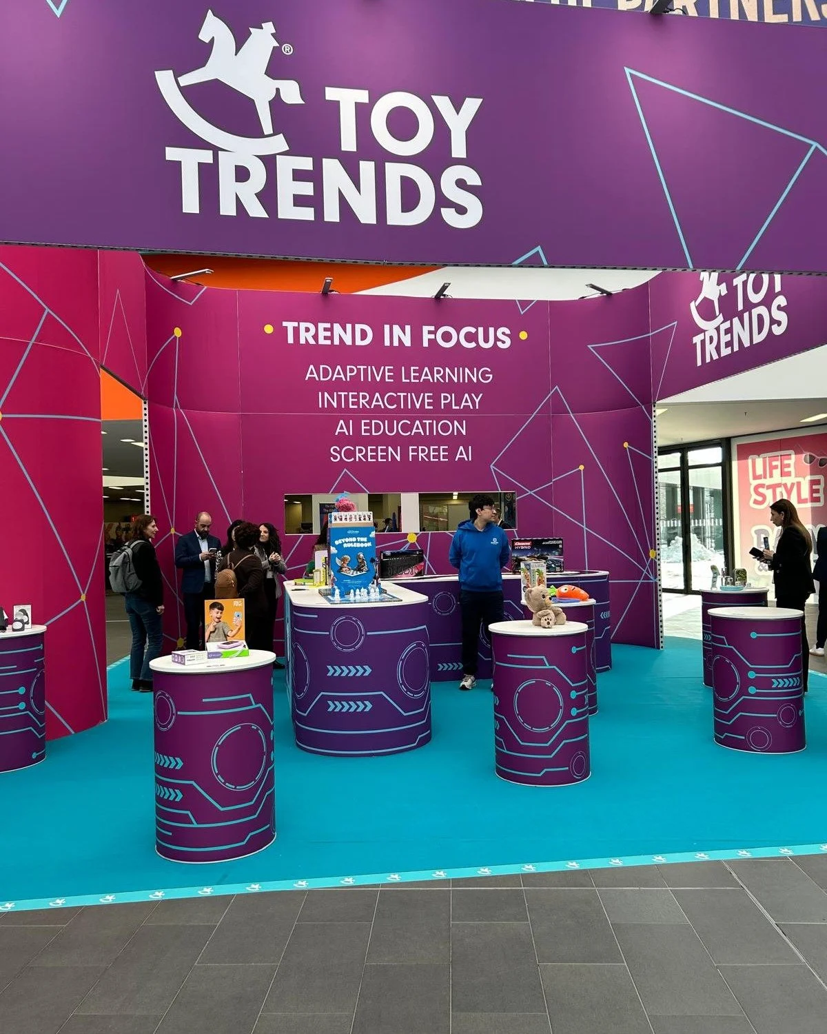 ✨ Trend spotting at @spielwarenmesse ✨

From New Nostalgia to the rise of the KIDULT market, one of the world&rsquo;s biggest toy fair is making one thing clear: play is evolving - and expanding.

Key themes shaping 2026:
&bull; Licensing going BIG
&