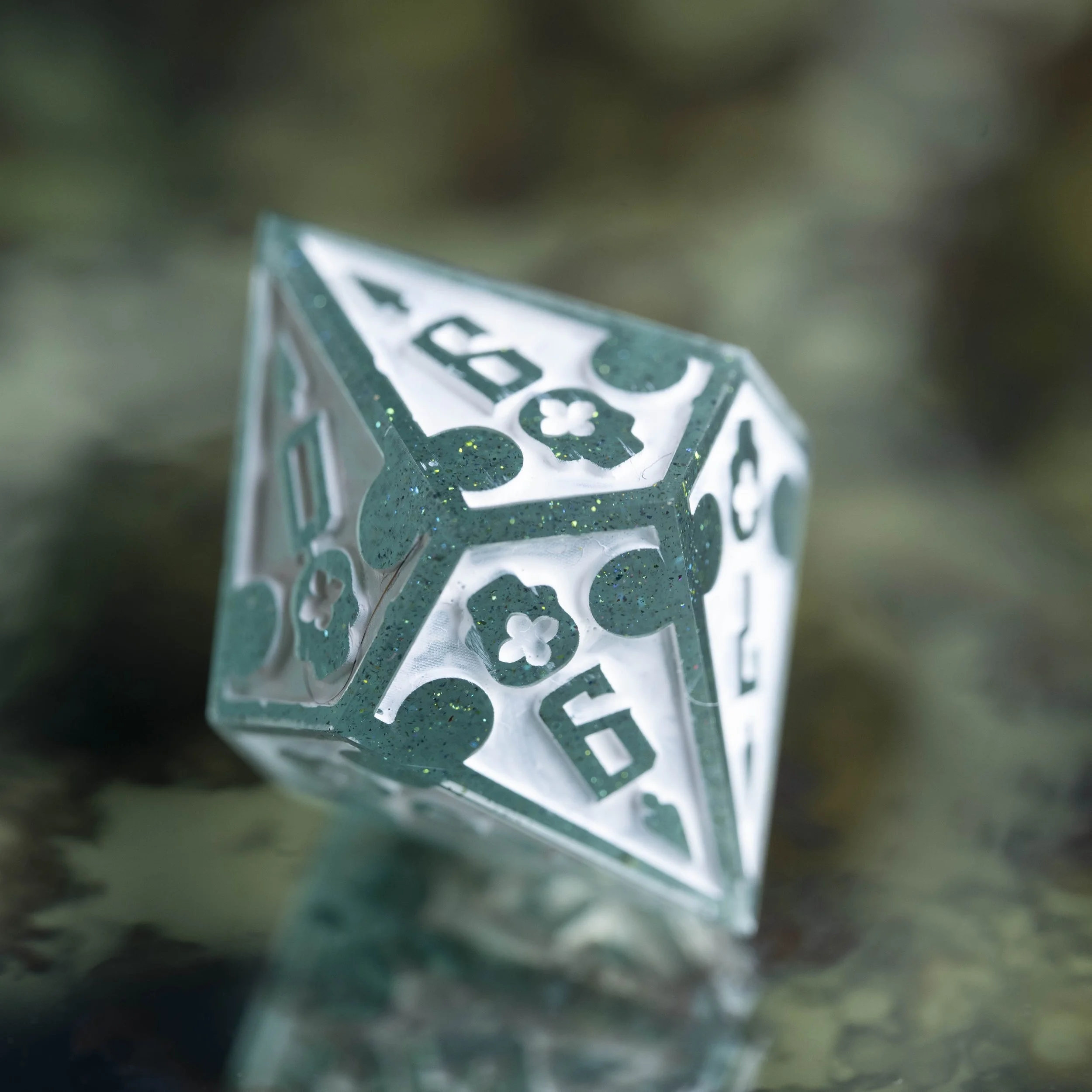 tombe moussue-d100-3.jpg