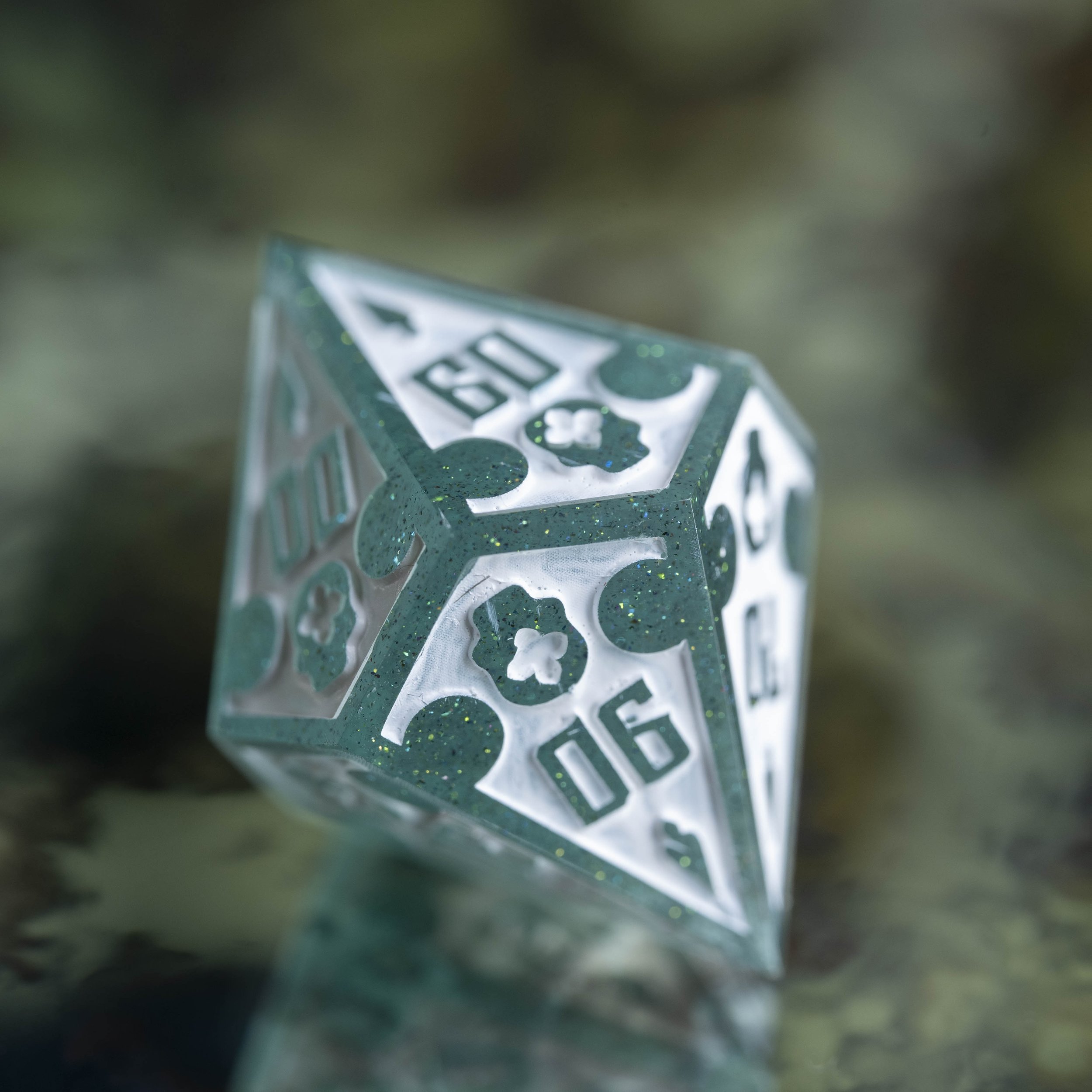 tombe moussue-d100-1.jpg