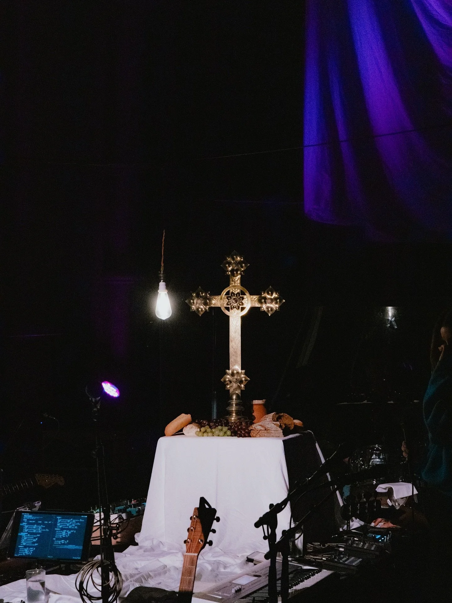 PRESENCE 🎤 🕊️ 

On a Monday night during the 150th celebrations we gathered to worship Jesus and to take communion together. 
Here&rsquo;s some highlights 📸