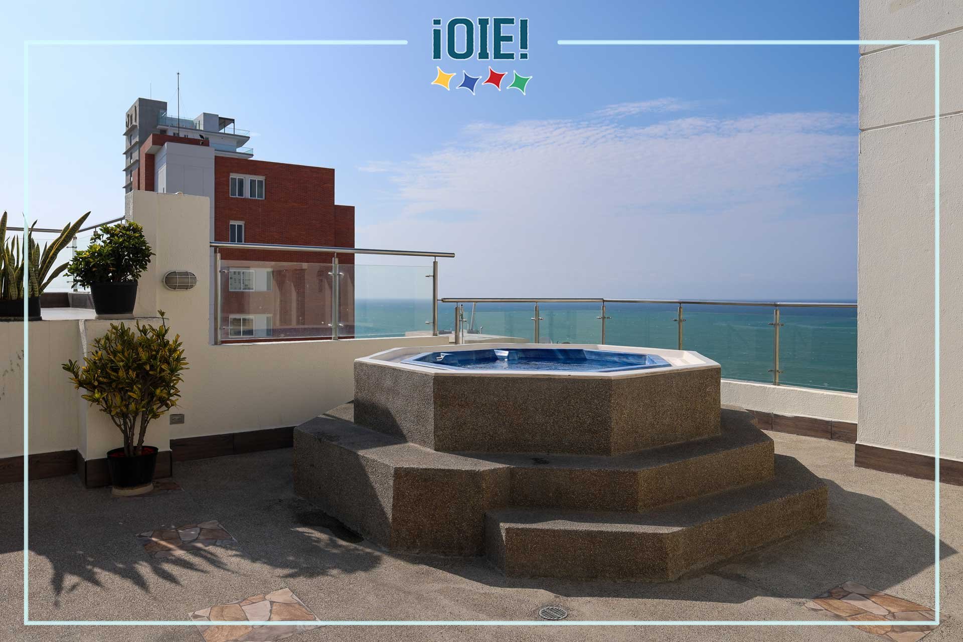OIE-torre-marina-105-piscina-2.jpg