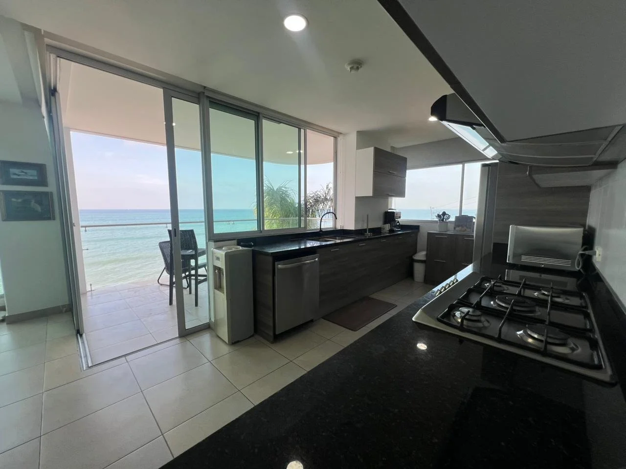 OIE-2-bedroom-ocean-front-condo-in-Buzios-for-sale (7).jpeg