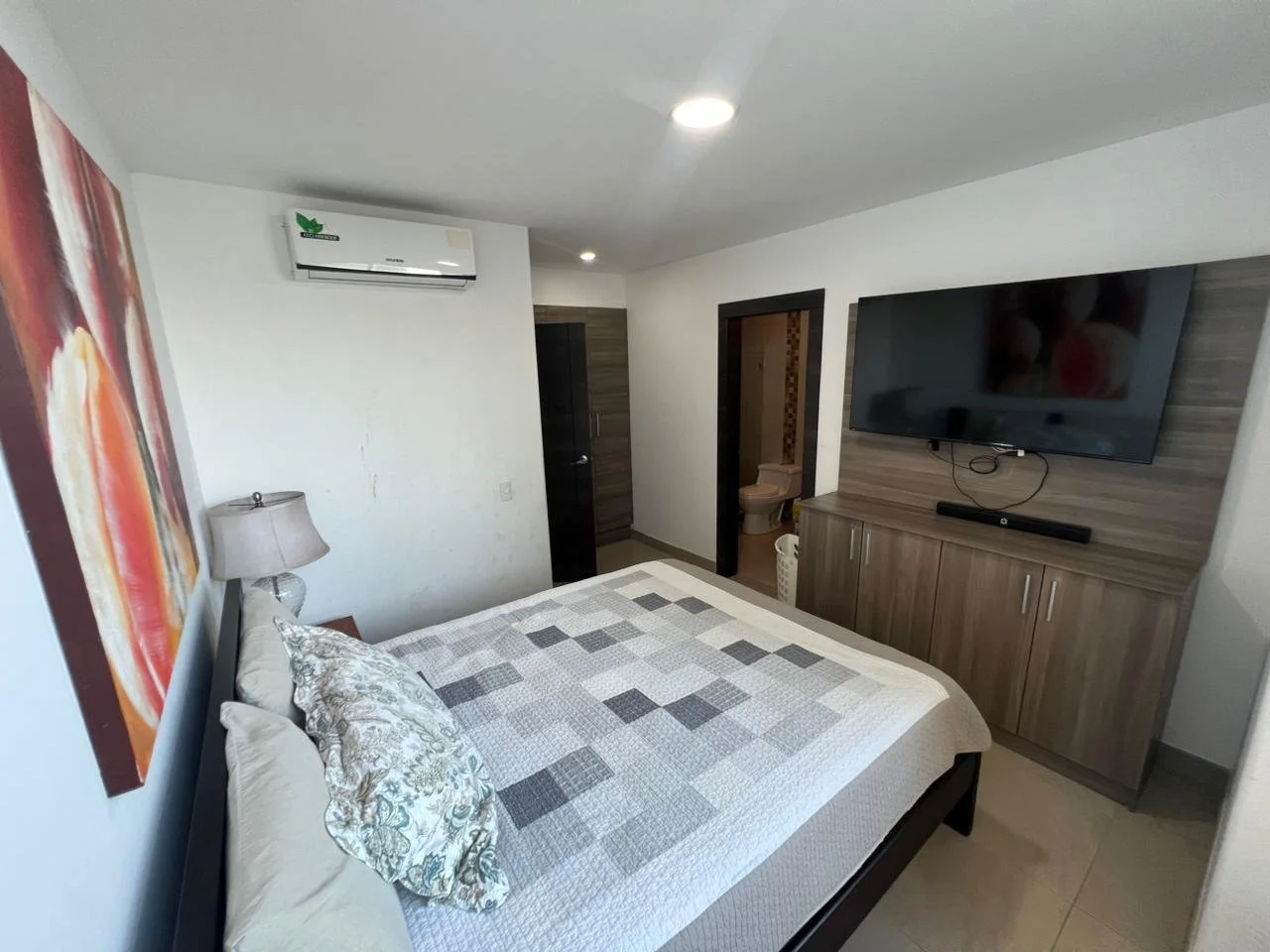 OIE-2-bedroom-ocean-front-condo-in-Buzios-for-sale (21).jpeg