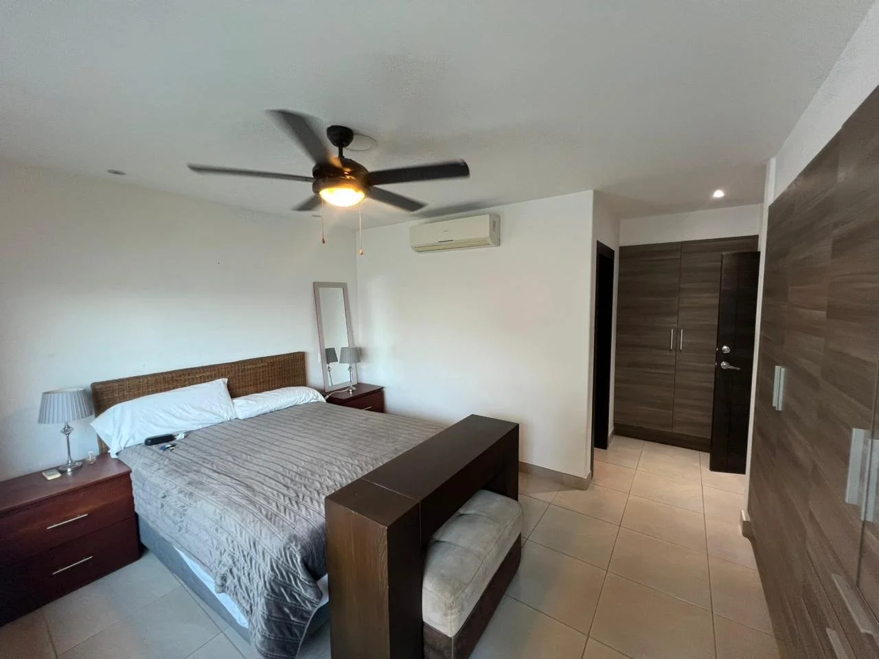 OIE-2-bedroom-ocean-front-condo-in-Buzios-for-sale (24).jpeg