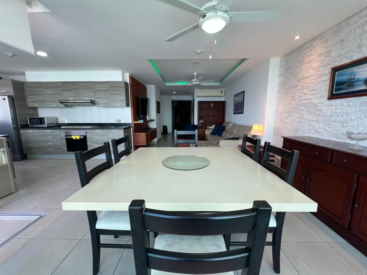 OIE-2-bedroom-ocean-front-condo-in-Buzios-for-sale (26).jpeg