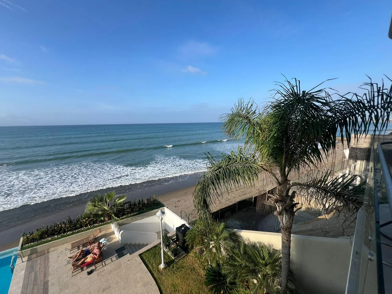 OIE-2-bedroom-ocean-front-condo-in-Buzios-for-sale (10).jpeg