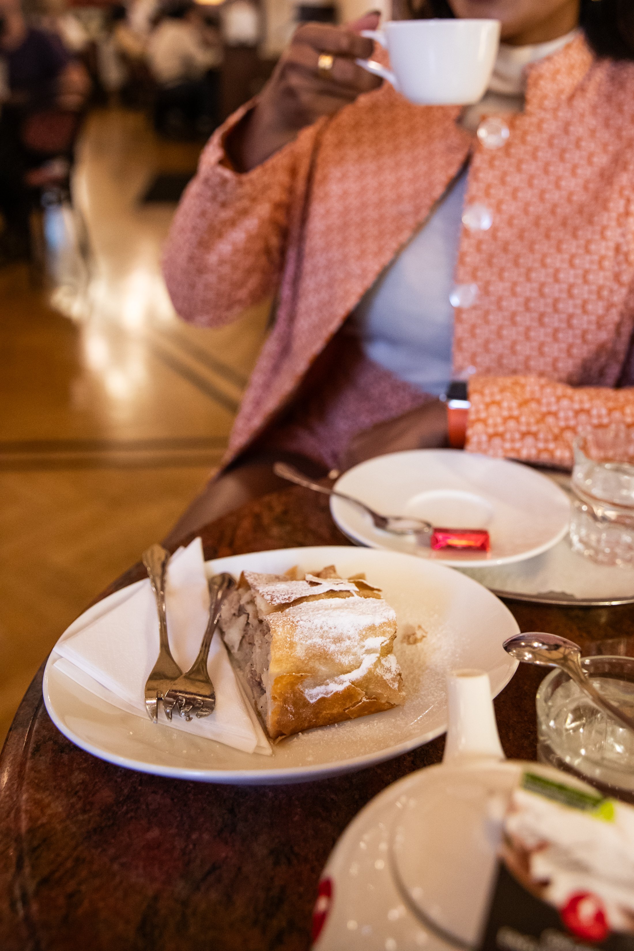 231019Samantha_cafecentral0013.jpg