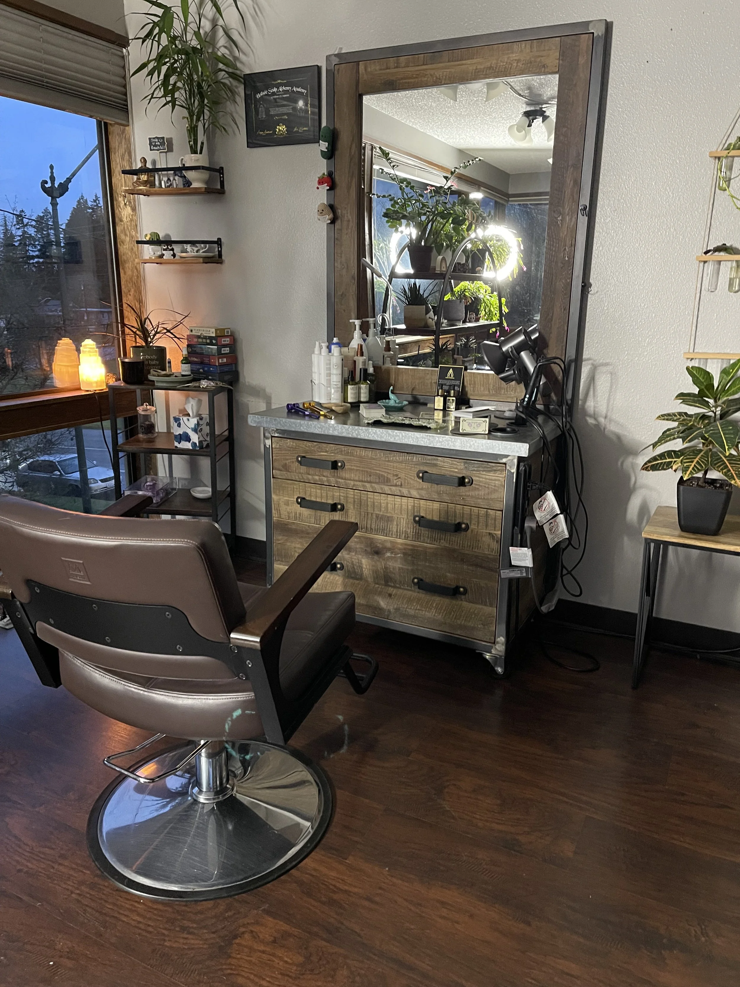 Crown Crafting tools and potions    💇🏻‍♀️💇🏼‍♀️💇🏽‍♀️