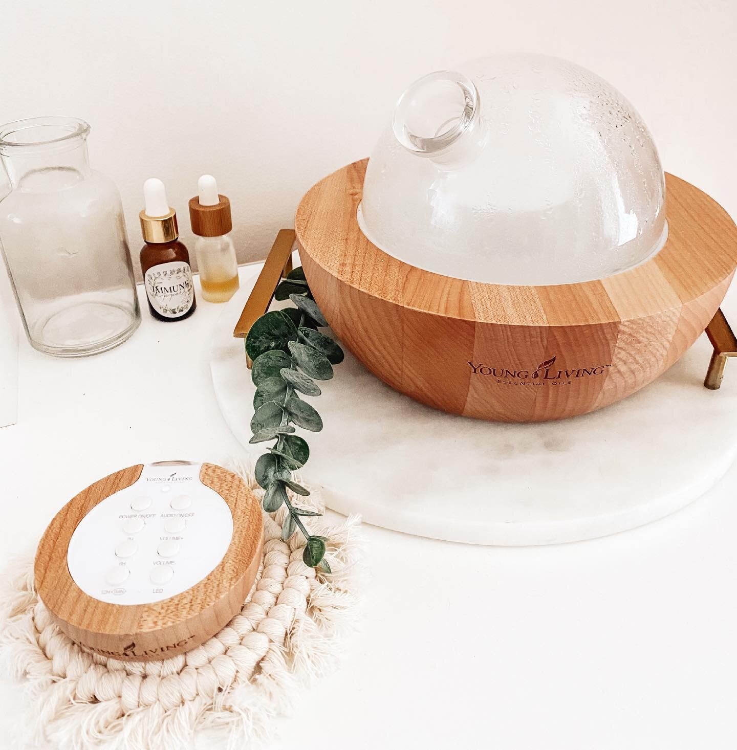 why you NEED a diffuser in your home &mdash;&mdash;

⋒ creates a spa like atmosphere 
⋒ sets the mood // viiibe of a space 
⋒ ultrasonic frequency waves create a steady stream of oils 
⋒ humidifies the air 
⋒ replaces toxins in the home 
⋒ eliminates