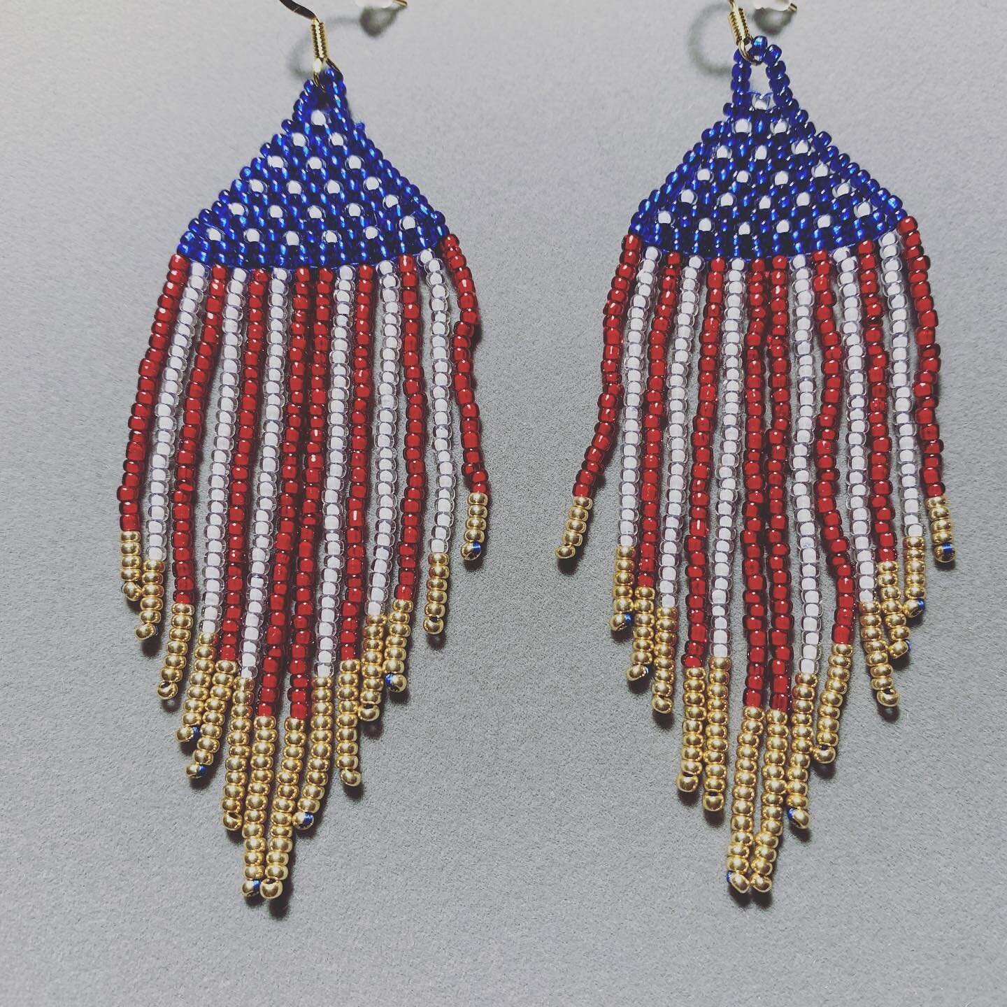 #4thofjuly #redwhiteblue #seedbeads #seedbeadearrings #seedbeadfringeearrings