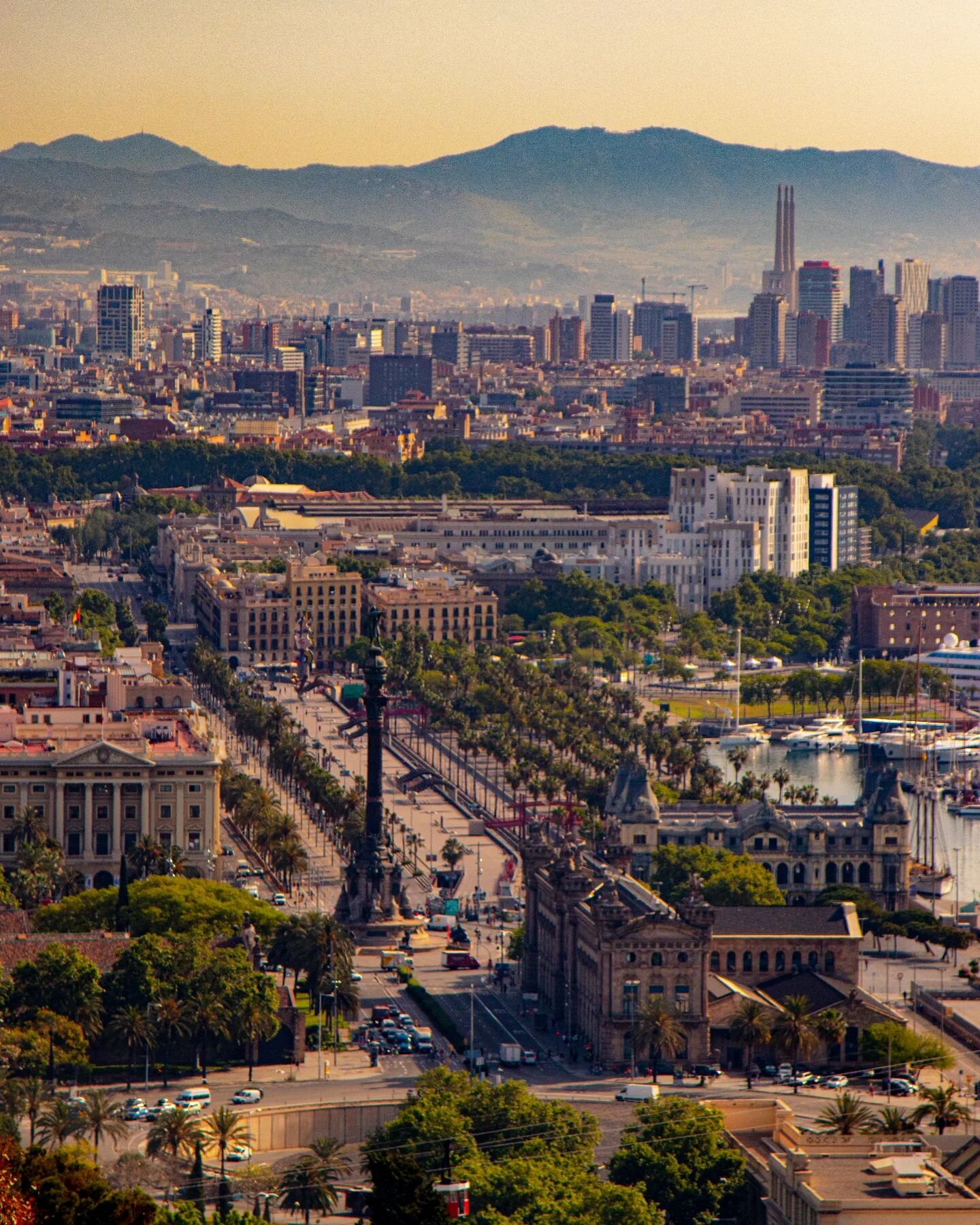 Barcelona from Above.
.
.
.
#barcelona #spain🇪🇸 #canon #weekly_feature #weroamspain #summer #ourplanetdaily #theimaged #streetphotography #photography #photooftheday #canon80d #canonphotography #weekly_feature #warmweather #roamtheplanet