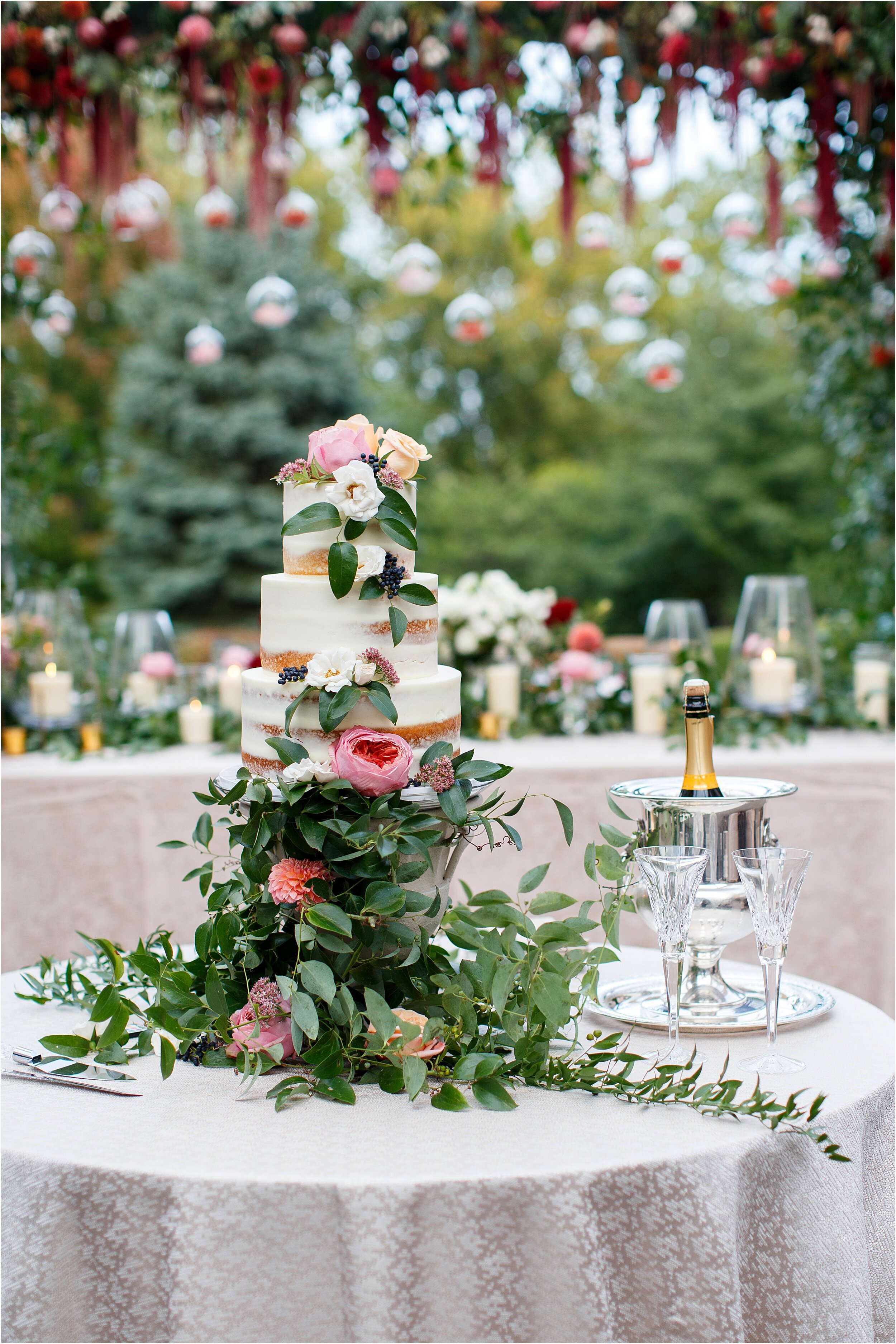 wedding cake with flowers 