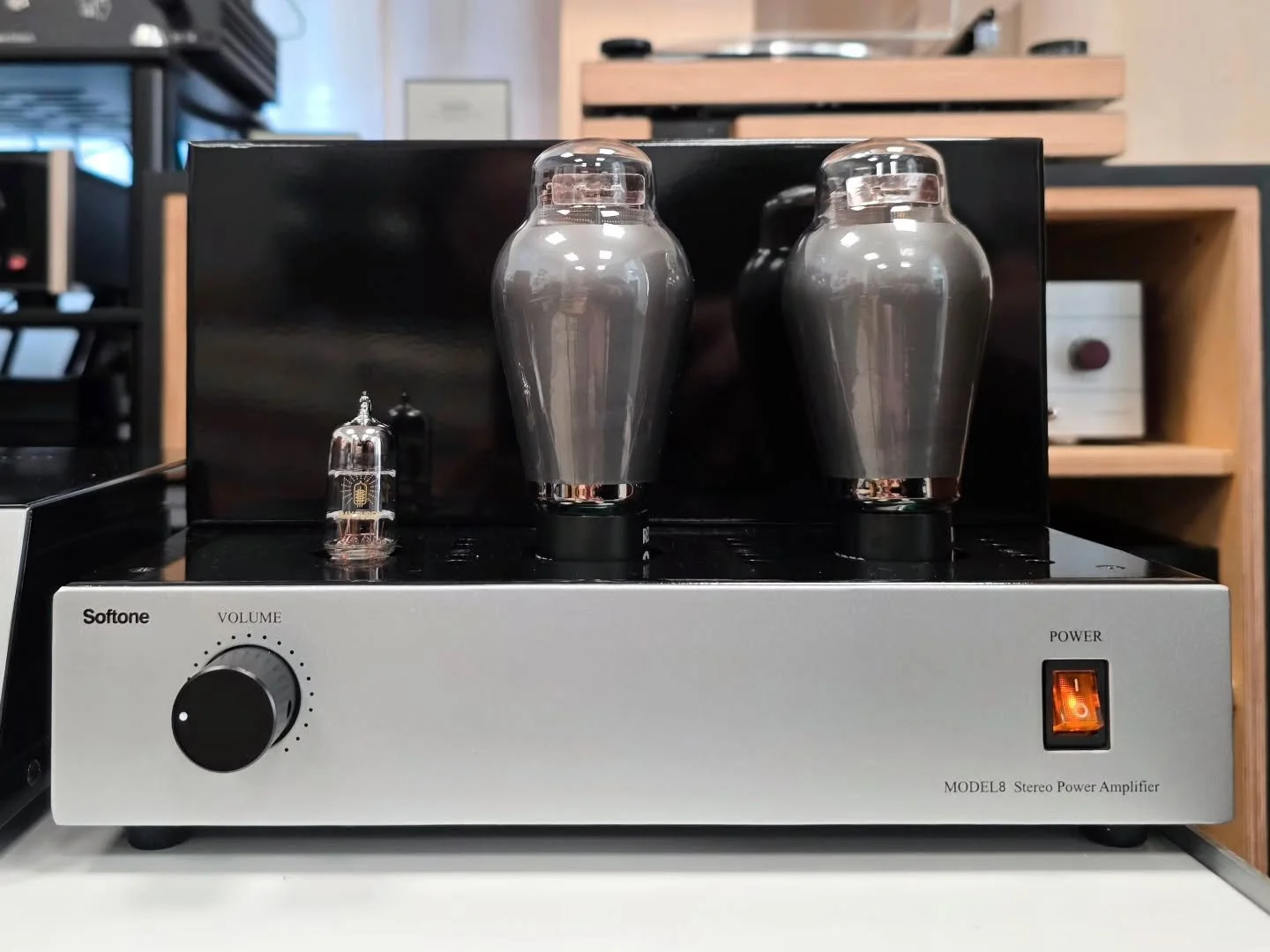 Three genius brands we're proud to represent in the UK. @raytubes.audio - THE best new production tube brand in the world. Here a pair of 300B RESERVE and a single 12AU7 SELECT bring their magic to a Softone power amp -  one from my personal collecti