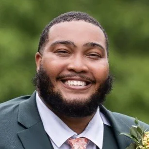 headshot photo of Nasheed Hargrove