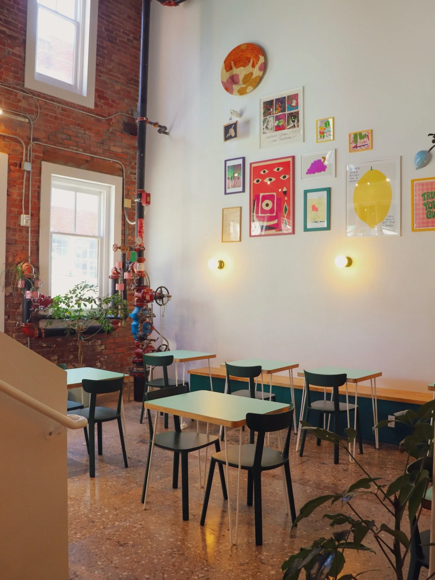 Downtown Businesses to Help You Meet Your New Years Resolutions💫

Maybe you&rsquo;re saying:
 &ldquo;I want to exercise more.&rdquo;
Downtown&rsquo;s got options, whether that&rsquo;s a reformer pilates class at @bashpilatesfayetteville , trying the