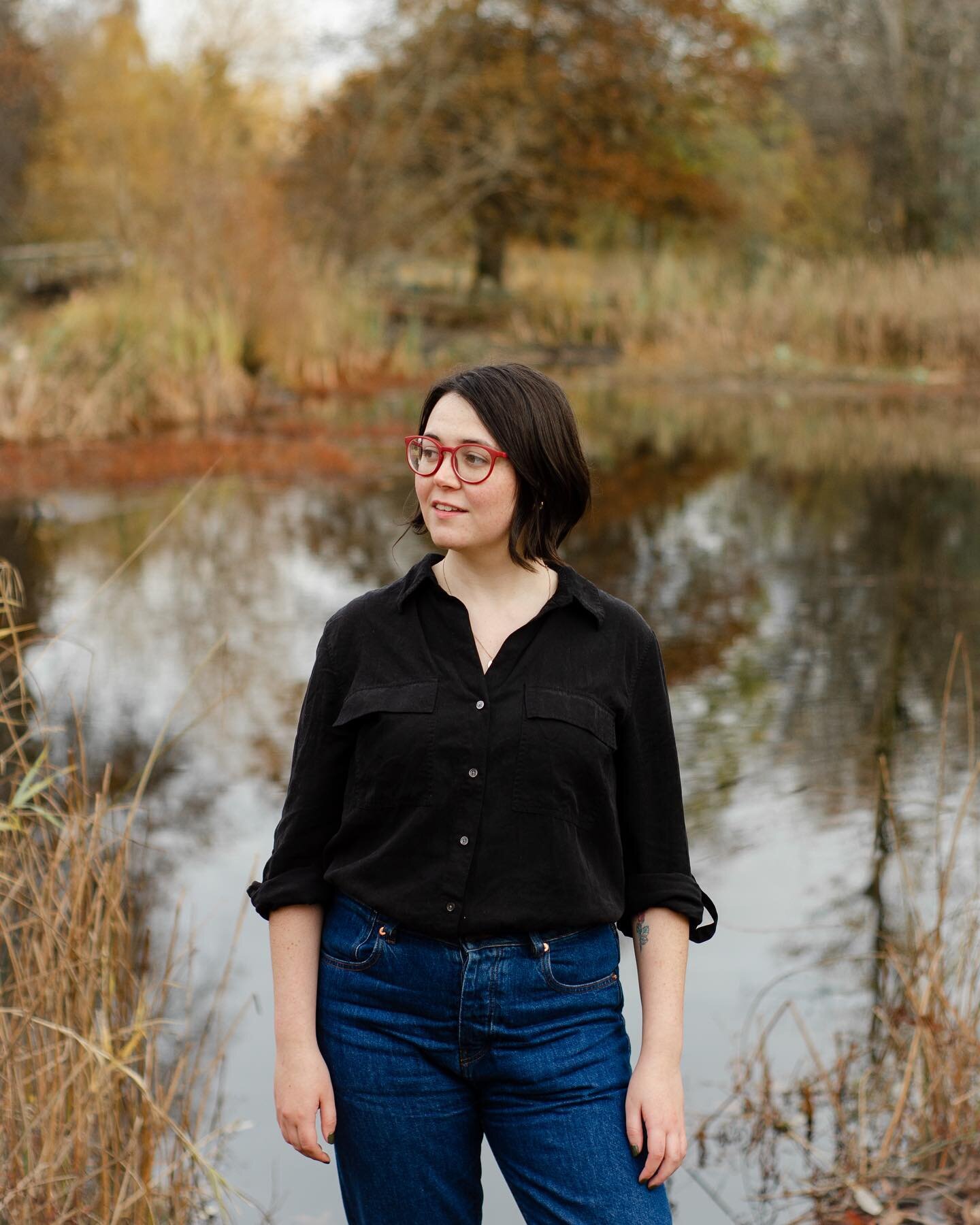 New autumnal portraits for the wonderful Ariane! 💛
.
#photography #photoshoot #photographer #universitychoir #portraitphotography #portraitphotographer #bandphotography #ubcphotosoc #photooftheweek #choirmusic #photographyislifee #headshots #profess