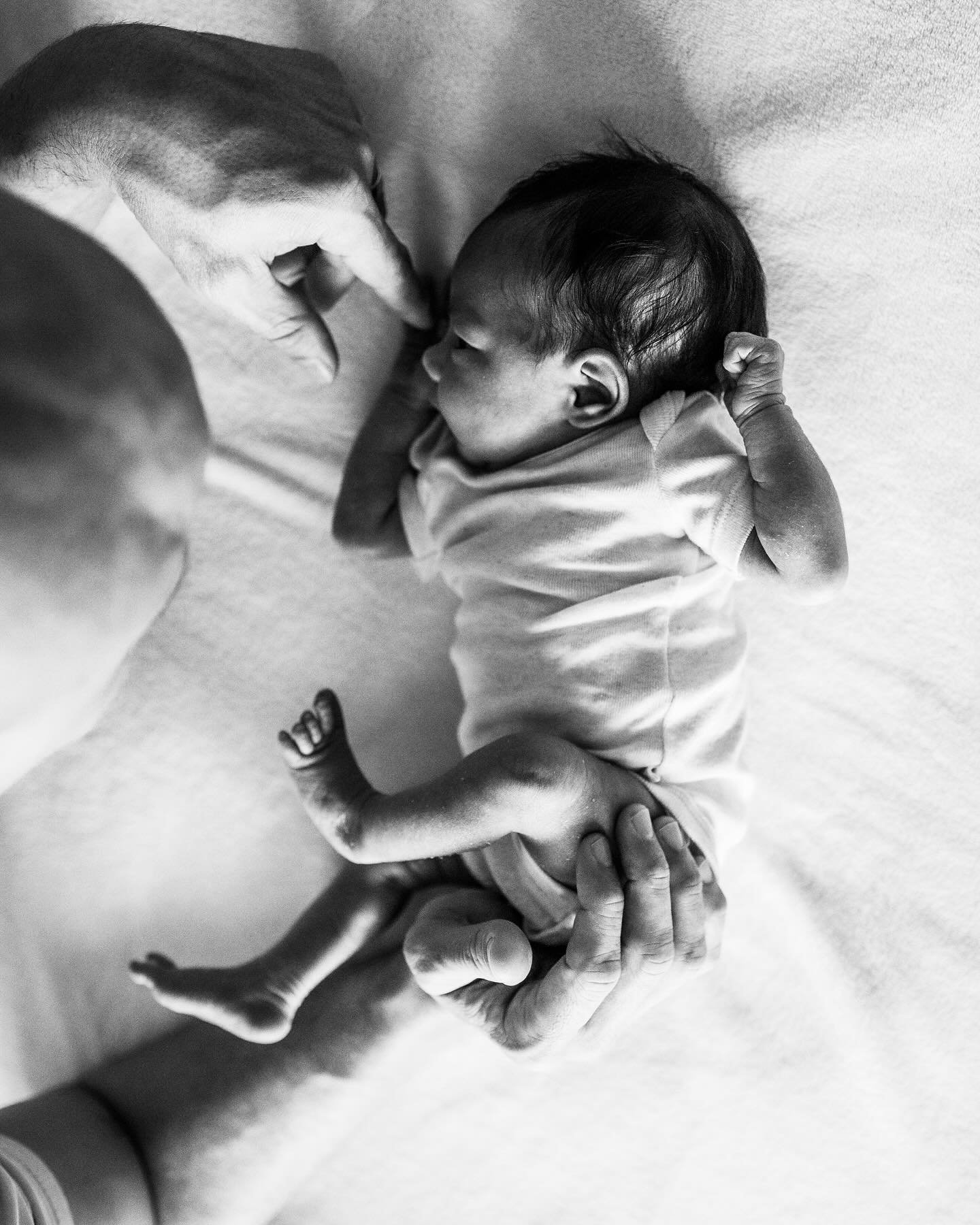 Dads and daughters. 🤍🥹
.
#photography #photoshoot #photographer #beige #portraitphotography #portraitphotographer #birthphotography #dogphotography #photooftheweek #photo #photographyislifee #headshots #professional #editorialphotography #fashionph