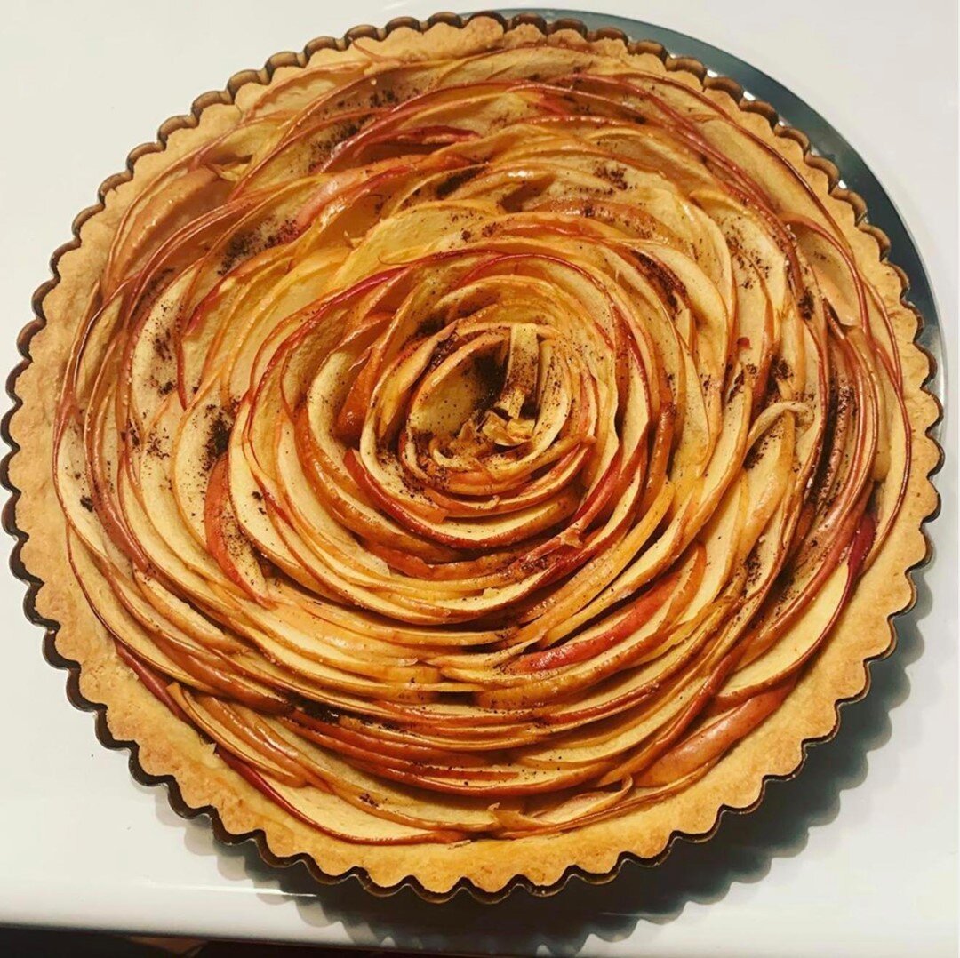 Here's to a lovely Sunday brunch, darlings. What's your favorite recipe to bake?

✨Apple Tart by the one and only, Lily Verlaine ✨
.
.
.
#shewhobakes #baking #burlesque #diva #beauty #appletart #brunch #Sunday #delicious #foodstagram #taste #applesea