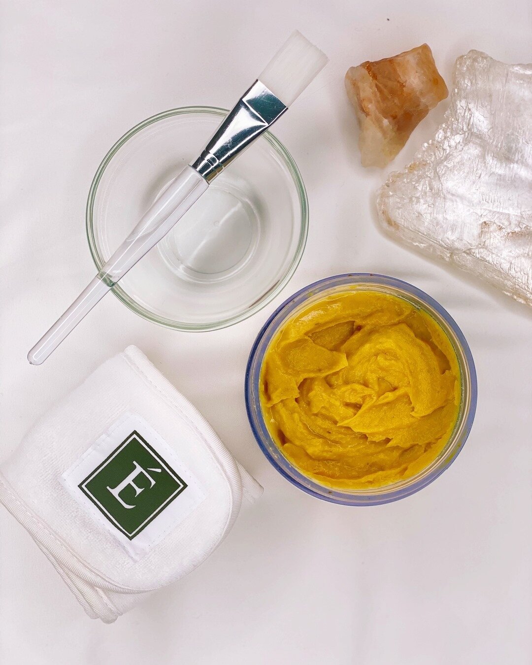 ✨SUPER SKIN FOOD: PUMPKIN 🎃⠀⠀⠀⠀⠀⠀⠀⠀⠀
⠀⠀⠀⠀⠀⠀⠀⠀⠀
My FAV Fall treatment by @eminenceorganics has returned to my backbar! 🙌  I enjoy using this Pumpkin Enzyme 20% Glycolic Peel to accelerate the exfoliation process for my clients! ⠀⠀⠀⠀⠀⠀⠀⠀⠀
⠀⠀⠀⠀⠀⠀⠀⠀⠀
T