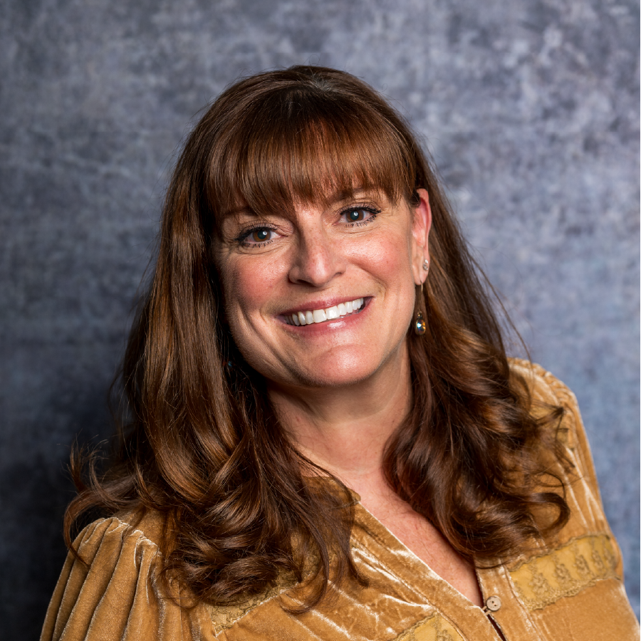 Stephanie Clay Headshot