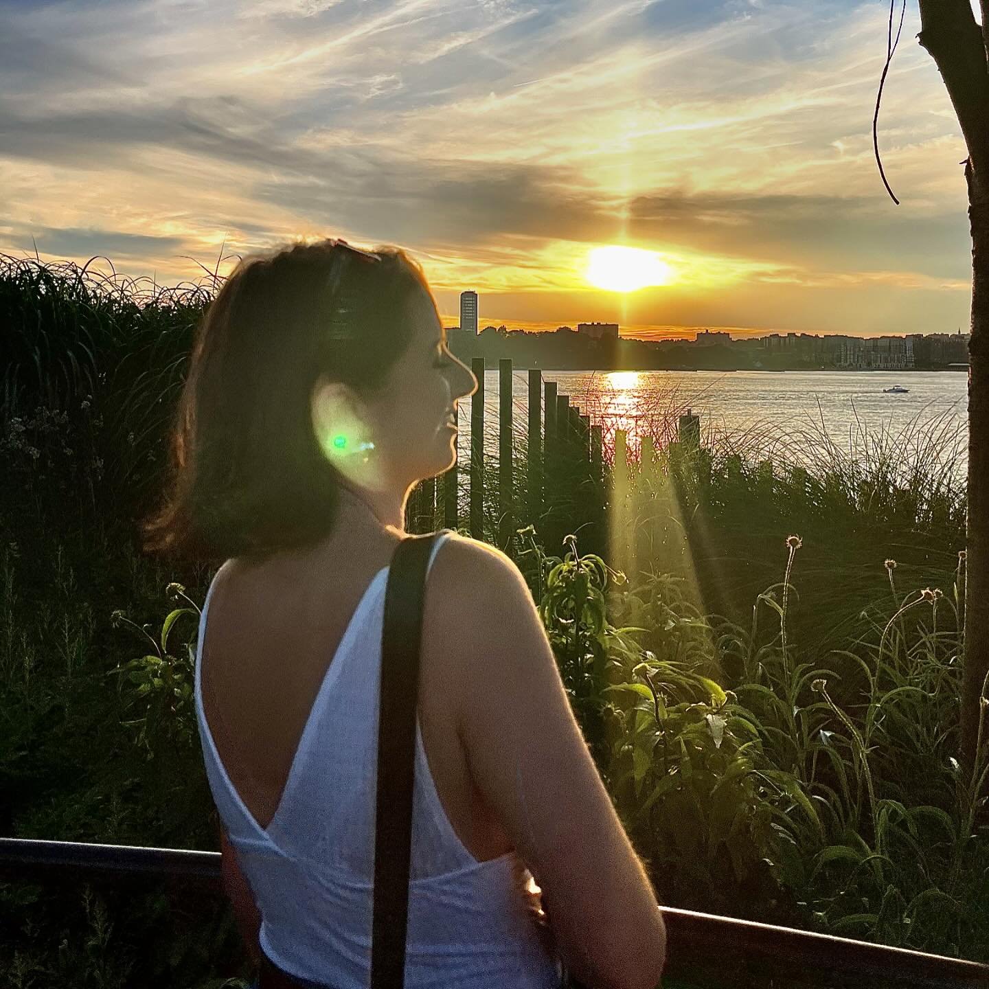 Quarterly check in arriving in 3&hellip; 2.. 🛬 

I&rsquo;m PLEASED to announce the Grad School Year That Wasn&rsquo;t From Hell But Was In Fact Very Very Difficult is, at long last, over 🫶 

Took a long break from social (hi, missed you!) and am sl