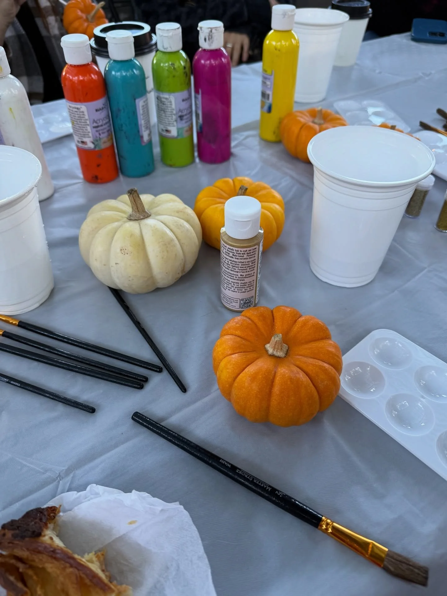 Painting & connection is just what we needed! Thanks to everyone who made it out to our Zen Mamas meet-up this morning! Raising a child with a disability or learning difference can feel overwhelming at times— you don’t have to go at
