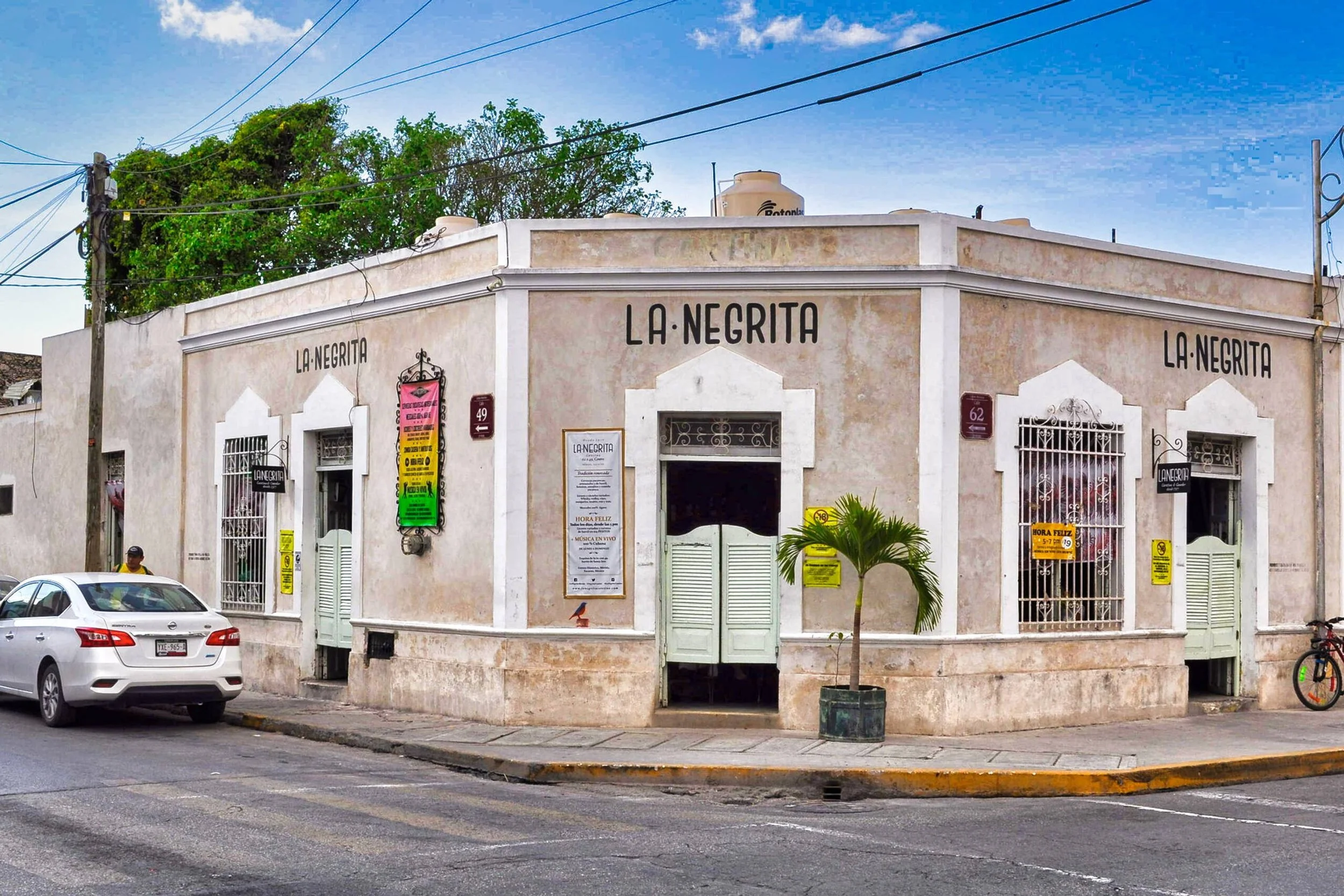 La Negrita / Legendary Cantina