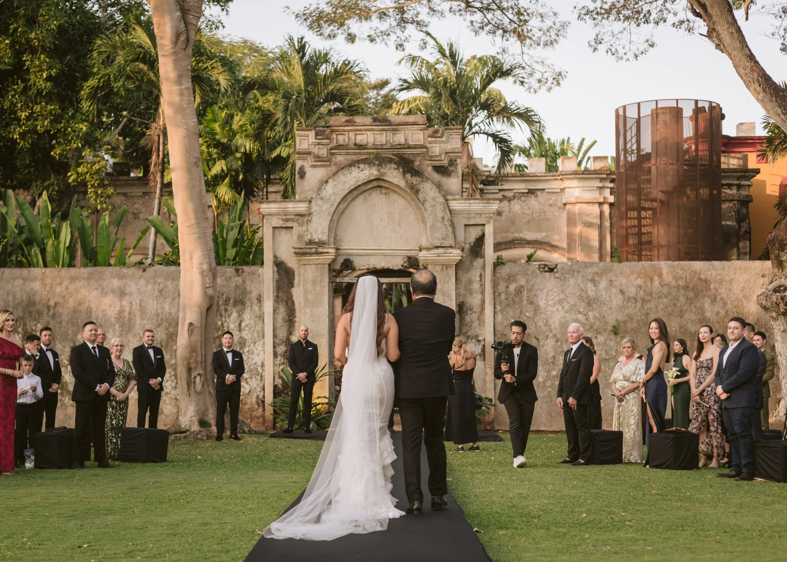 chelseaandbailey--andreacamarenaphoto-weddingatmerida-1241.jpg