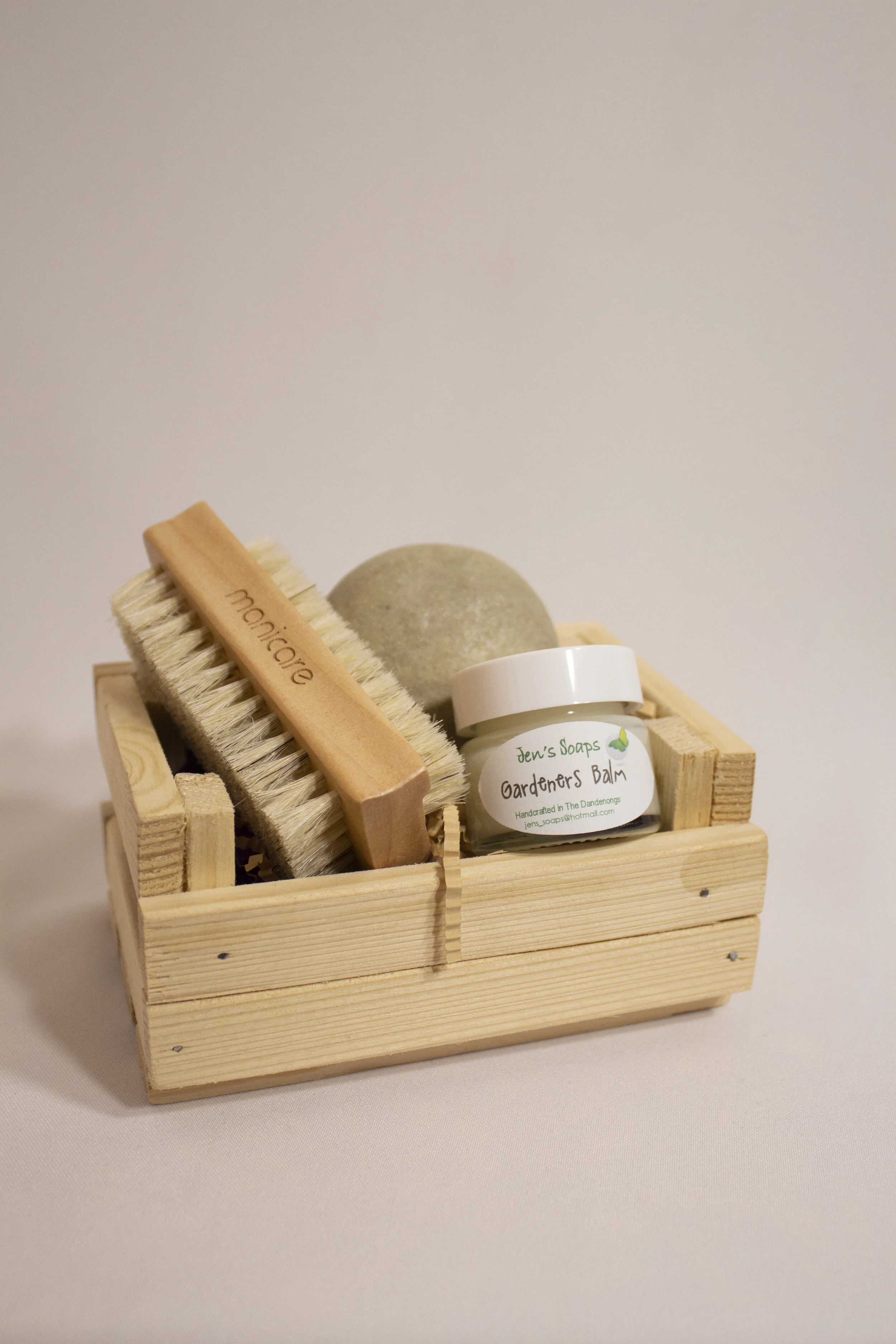 Jen_Soaps_Gardener's_Pack_w_Brush1.JPG