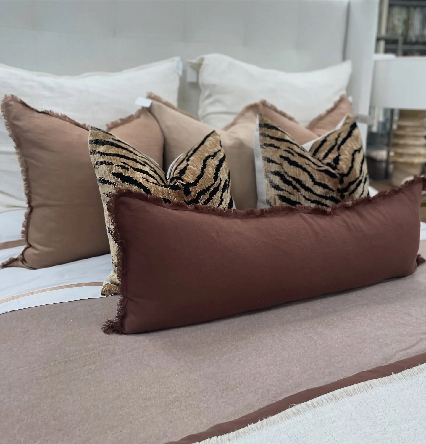 The Studio has us falling in love with this bedding! 🔥 

Next time you&rsquo;re at DRC, don&rsquo;t forget to stop by and see what we have &mdash; ready for you to take home for your clients today or customize to your style. 🙌🏼 

We&rsquo;re proud