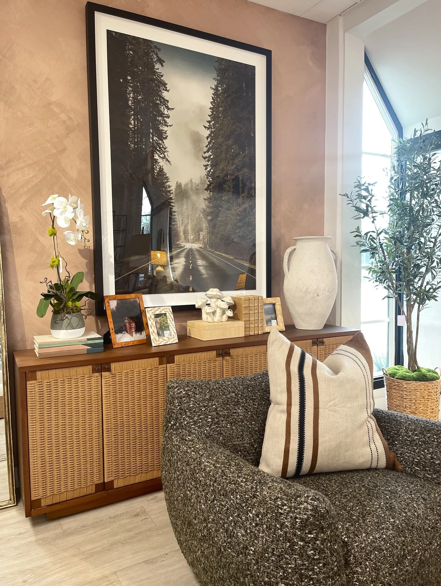 FIND THE PIECE YOU HAVE BEEN LOOKING FOR!  DRC has art on deck, ready for you to take away today, or special order for your projects ✨

Much more than a frame, DRC has options that are far from basic. Let us help you elevate your design with out of t