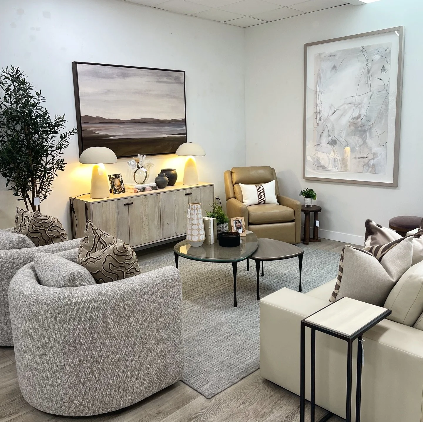 Our DRC team can take your idea from a napkin sketch to a fully formed real-life piece or future 🔥 

Working with us means we&rsquo;ve got your back! 

We love to be the RESOURCE you can always count on🥰 

Happy Designing✨ 

#livingroom #livingroo