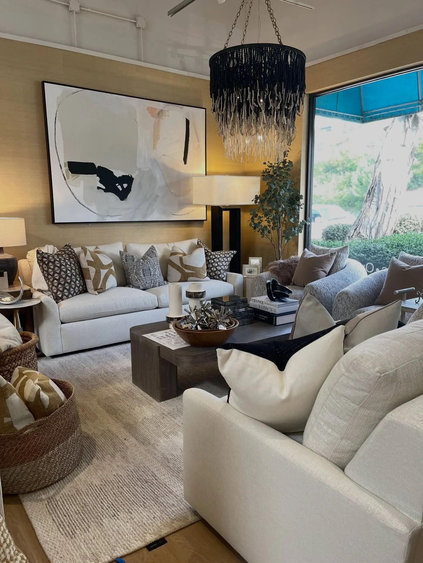 Bring your clients to explore our vignettes and see what they love! With DRC as your RESOURCE, you&rsquo;ll turn inspiration into confident decisions and closed projects 👌🏼✨

Happy Designing!🩵 

 #livingroominspo #livingroom #interiordesign #ocint