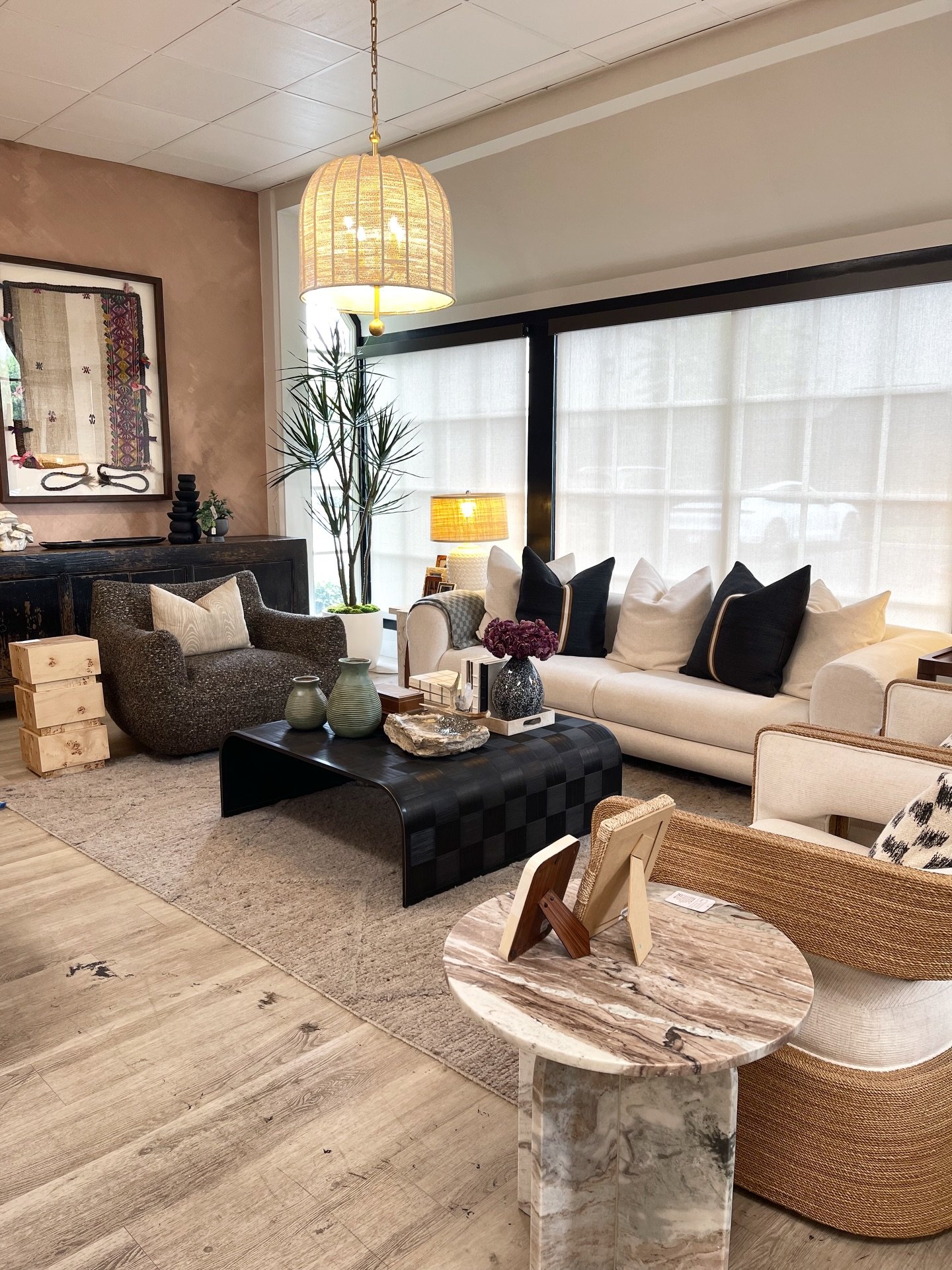 Start the week with a little designer magic! ✨✨

No room for creative block when DRC has all the inspiration you need. Explore both showrooms and let your ideas run wild! Even shop the floor virtually on our website🥰 

We are your RESOURCE! 

Happy