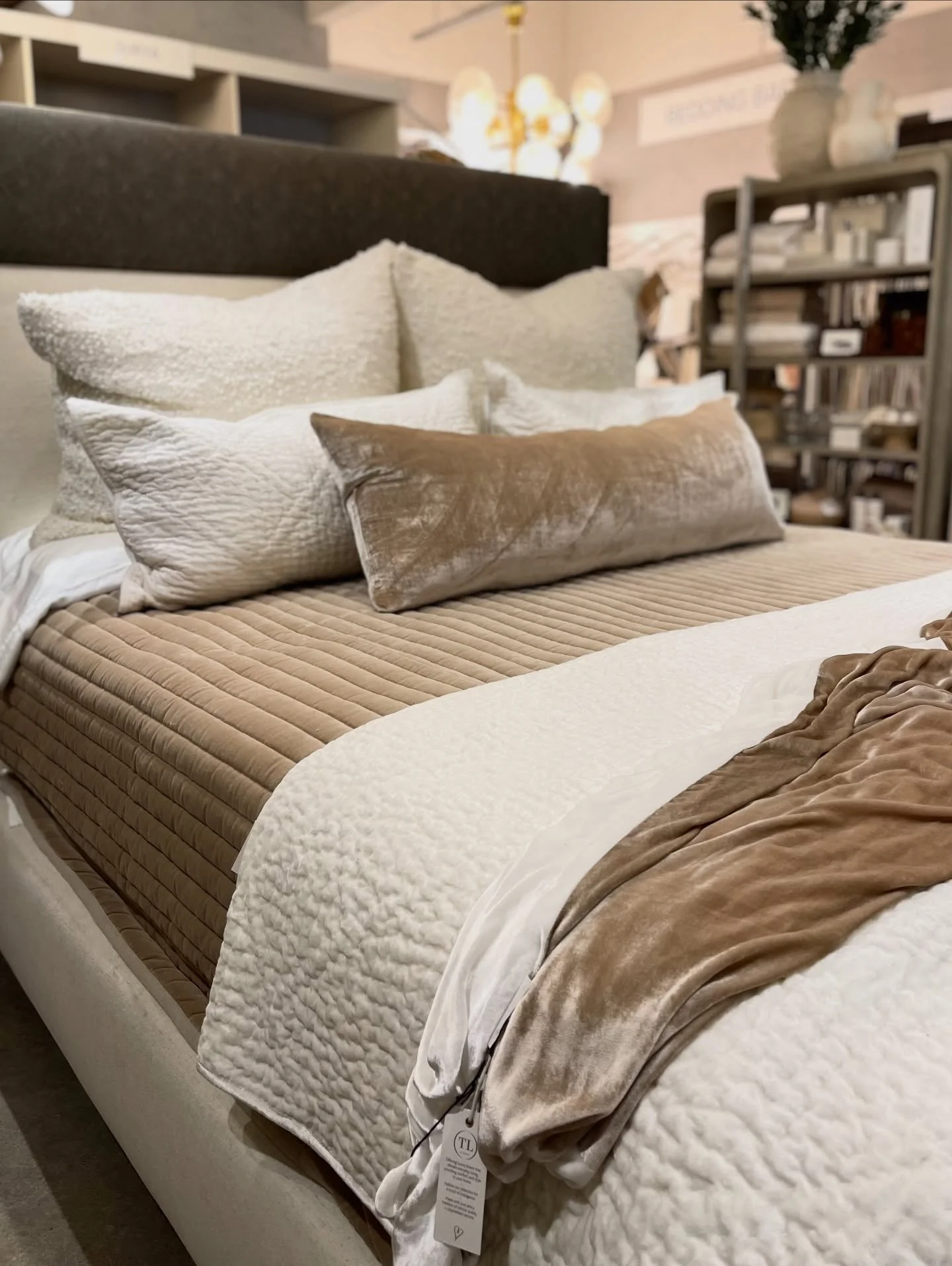 Dream it. Design it. We&rsquo;ll help you build it!😍 

At The Studio at DRC, we&rsquo;re all about turning your ideas into beautifully layered, well styled beds your clients will love. From luxe linens to velvet finishing touches, our team is here 