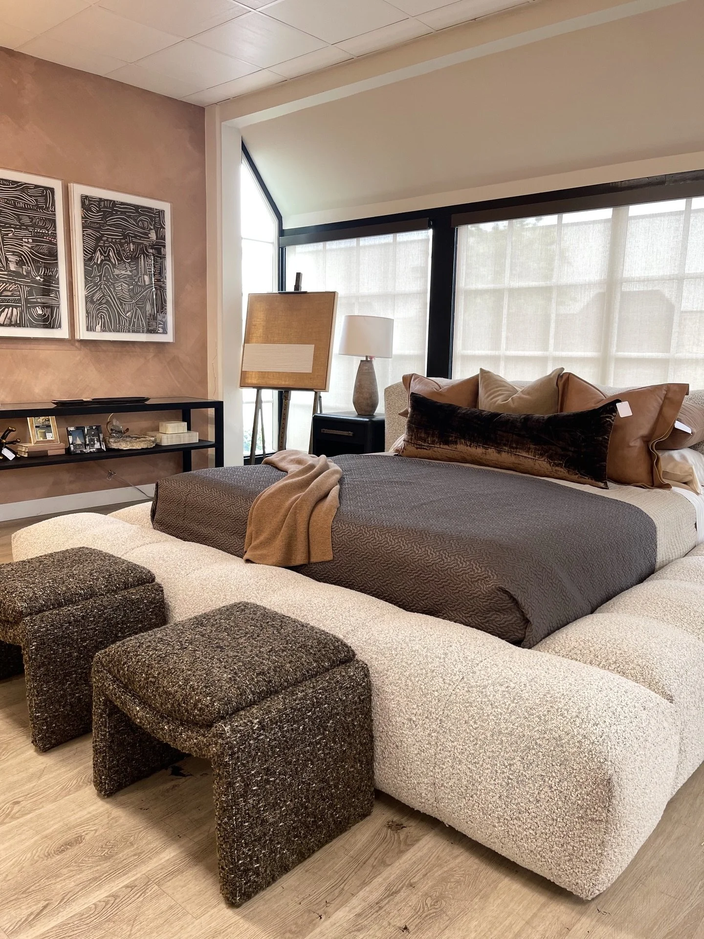 Cozy up your clients with custom bedding from The Studio at DRC&mdash;layered for comfort and a look your clients will love! 😍

Happy Designing🩵 

#bedroom #primarybedroom #beddinginspiration #interiordesign #homeinteriors